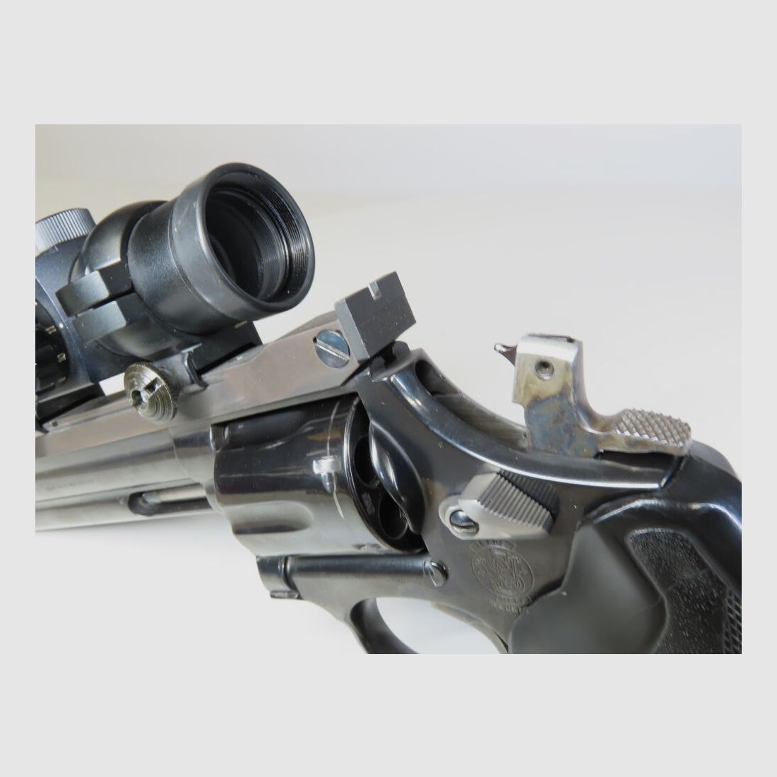 Smith & Wesson 586 - 2