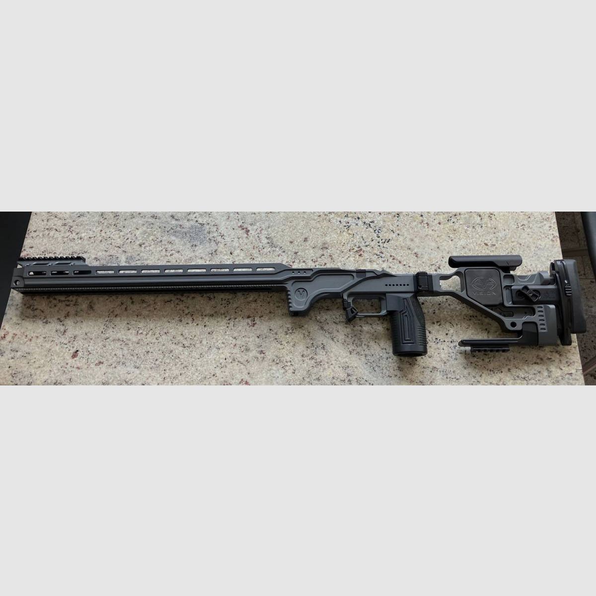 Vision Pro Chassis Remington 700 SA in grau