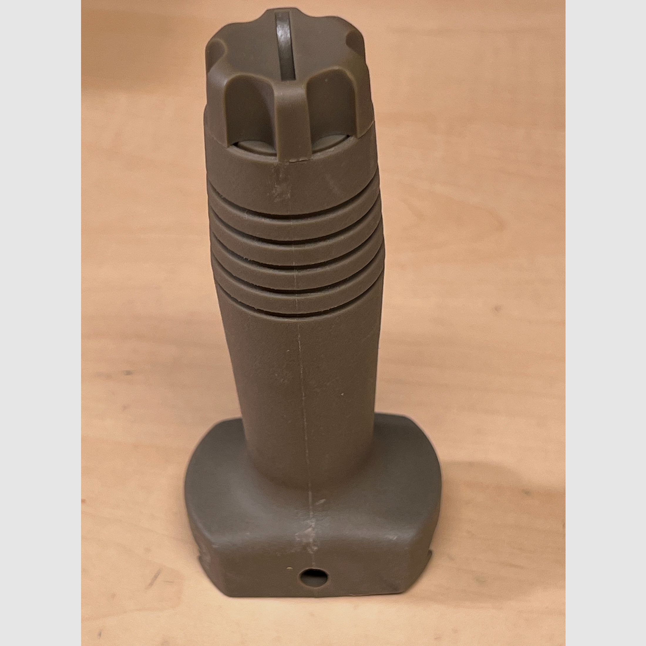 Vertical front grip for Airsoft in Khaki long version