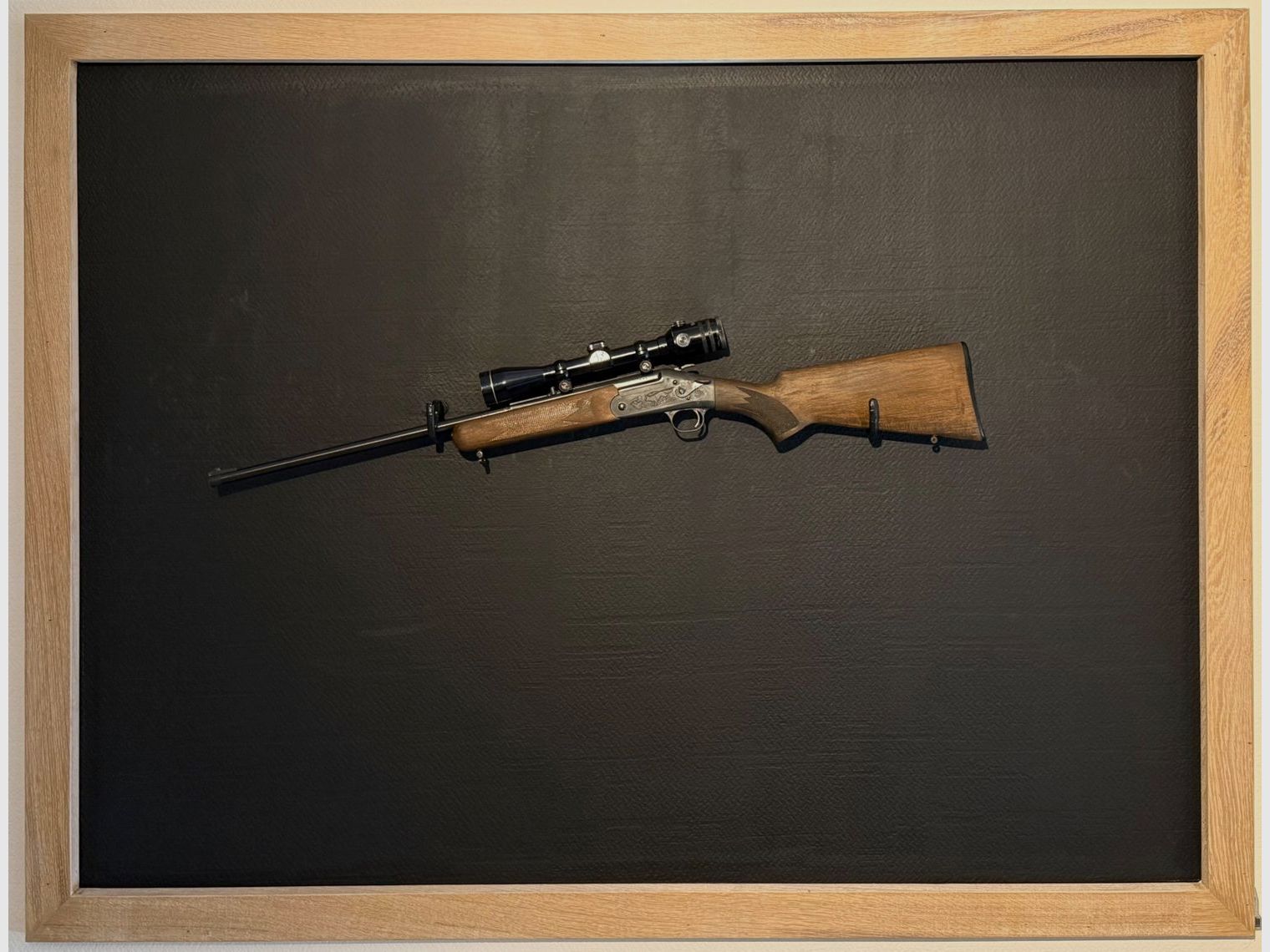 Rifle de quiebre Weisbach Rhöner calibre .22 WinMag con mira 4x40 con punto luminoso
