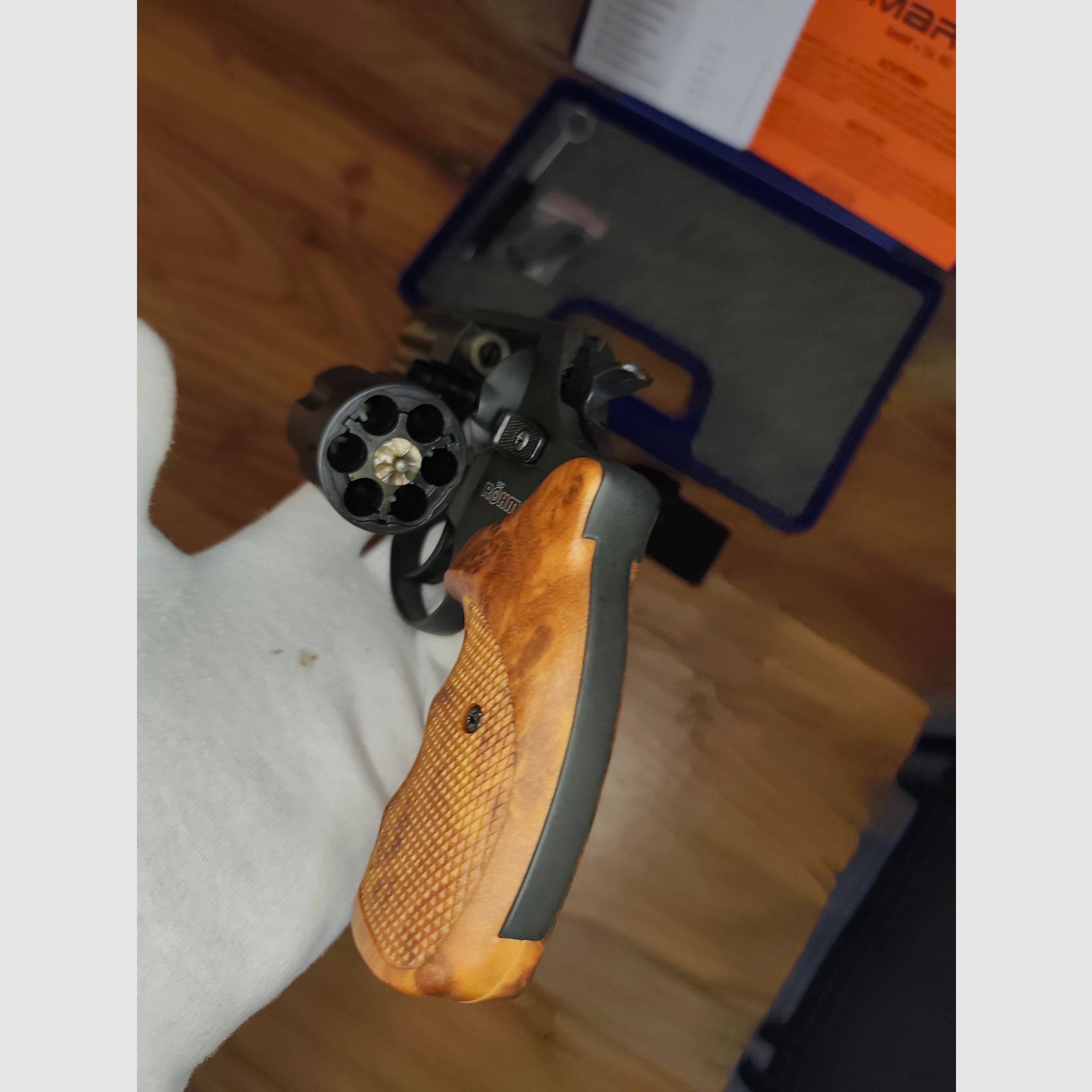 Röhm RG 89 !!Laden Neu!! PTB 976 + 10 Schuss CS Gas + Jagd- und Angelmesser