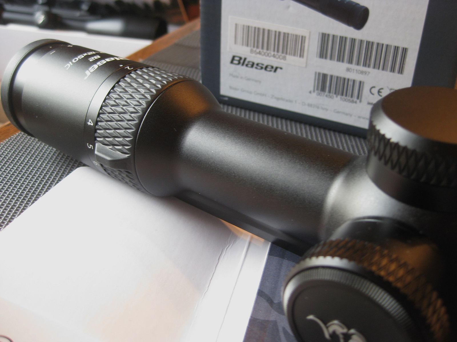  NUEVO " = Hecho en Alemania = Blaser B2 en 2 - 12 x 50 iC S (con riel interno ZEISS) en embalaje original con todos los accesorios !! SIN Swarovski-Leica-Schmidt&Bender-Sauer-Mauser-GPO-DDoptics