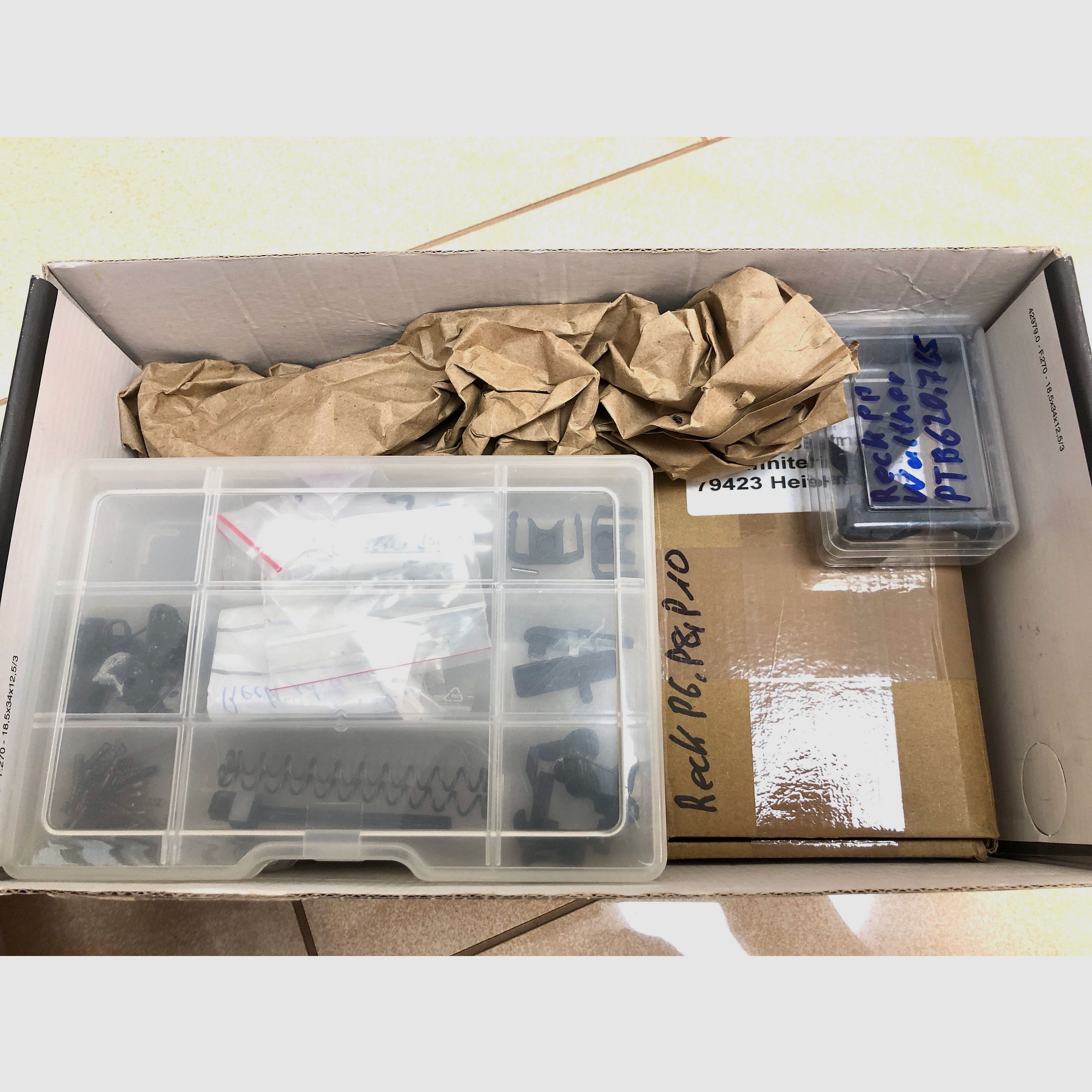 ••• #3 Ersatzteile / Reparatur-Konvolut für Schreckschusswaffen •••