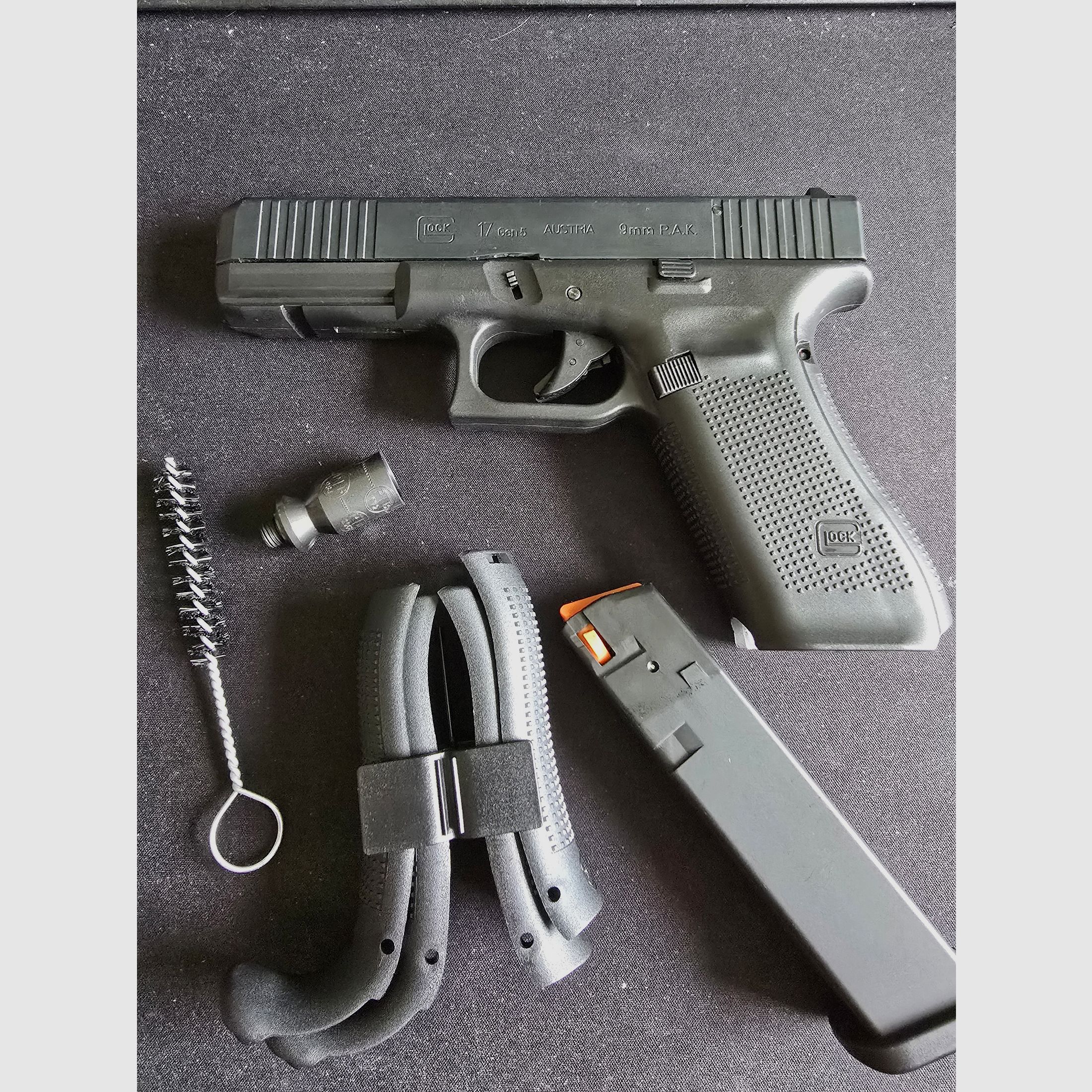 Glock 17 9mm P.A.K.