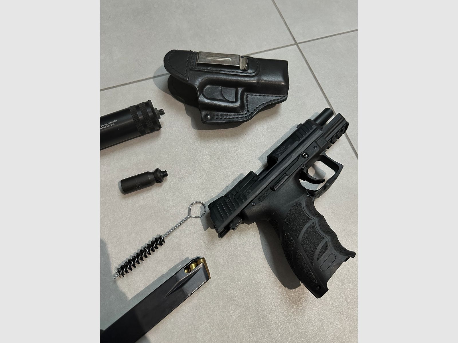 HK P30 revolver d'alarme en 9 mm PAK avec accessoires