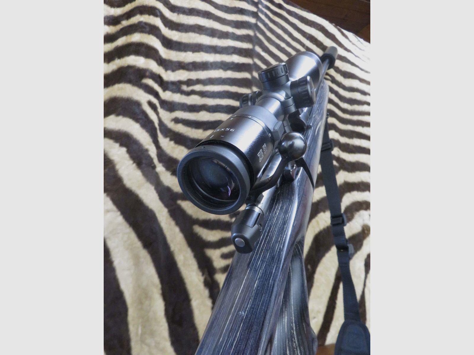 CZ 527 Varmint Büchse Kal.222Rem Lauf mi-lourd 65 cm – Schalldämpfer – Zielfernrohr – Waffenkoffer, Bild 10 von 14