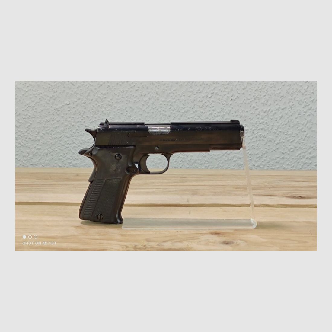 LLama 1911