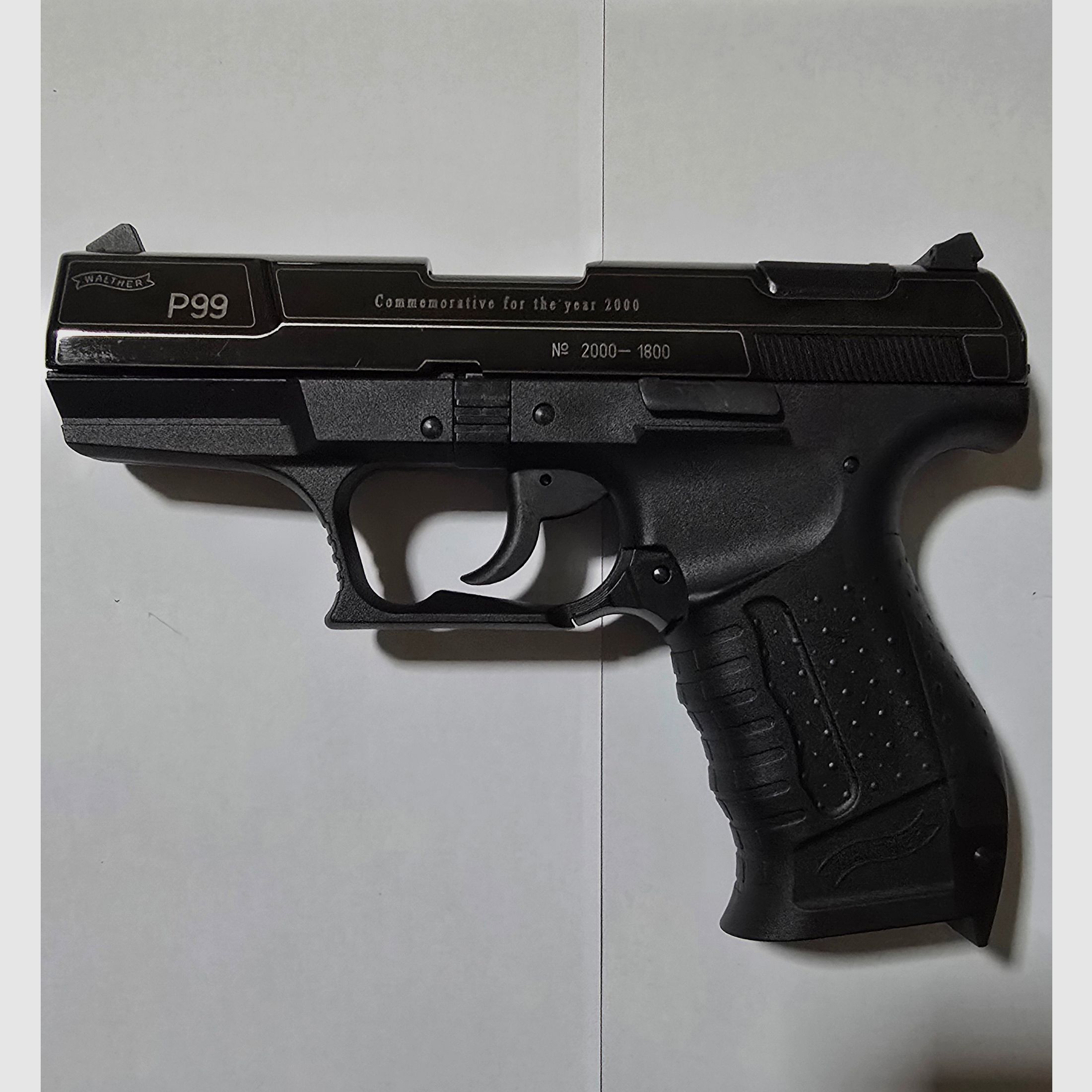 Walther P99 Sondermodell 2000 Millennium Schreckschuss