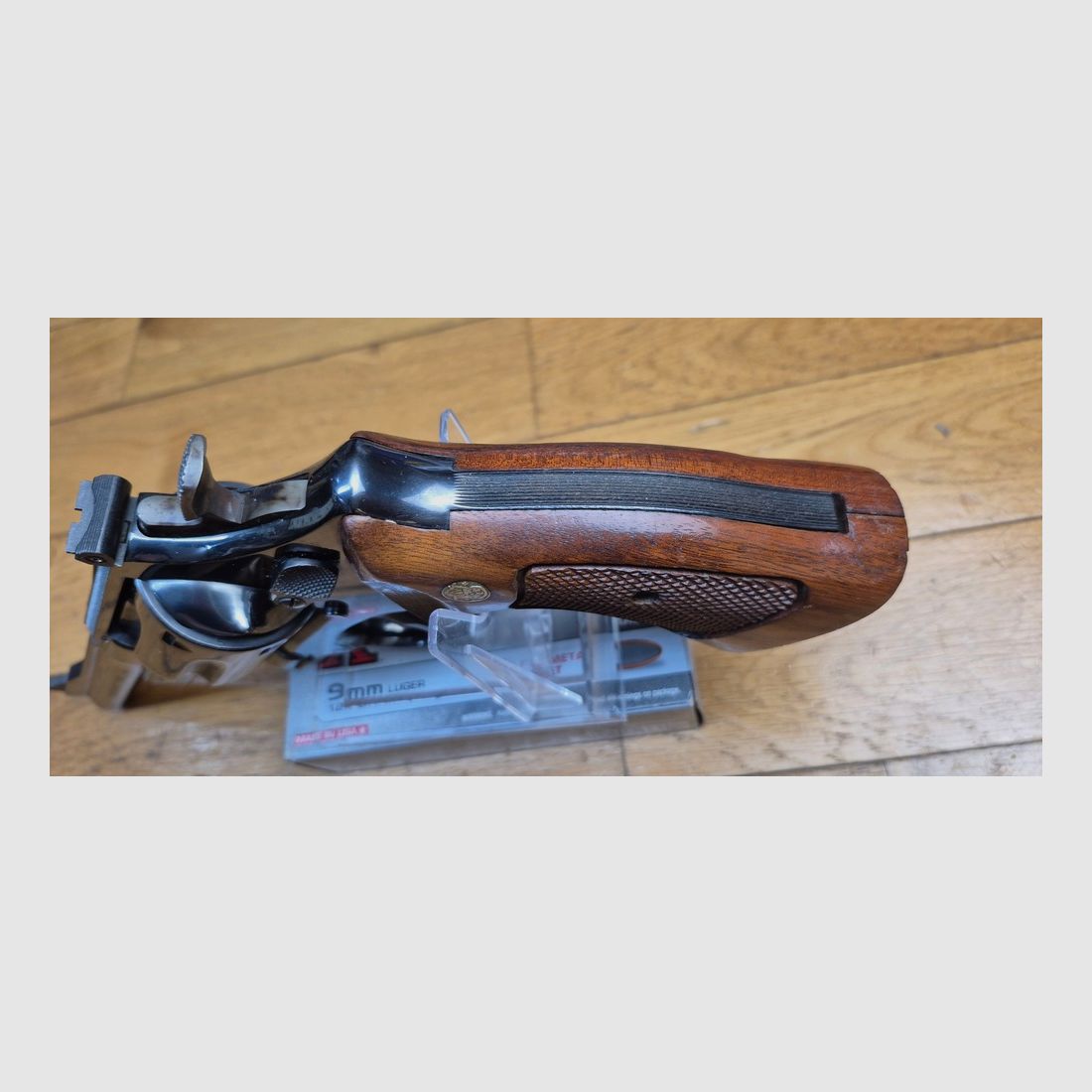 Mythische revolver Smith&Wesson model 27-2 – Kal. .357Mag – Wapen uit 1976/77 – Kwaliteit en mechanica die vandaag de dag niet meer te vinden zijn – Revolver van de FBI en politie – Loop van 5 inch, geribbeld – Prachtige glanzende zwarte afwerking – Uitzonderlijk wapen voor uitzonderlijke schutter – TBE++ Bijna nieuw!, afbeelding 12 van 24