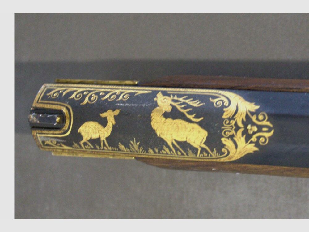 Beau fusil à chargement par la bouche avec décoration dorée pour la chasse. Calibre 45 réplique de fusil à chargement par la bouche techniquement avant le 1er janvier 1871