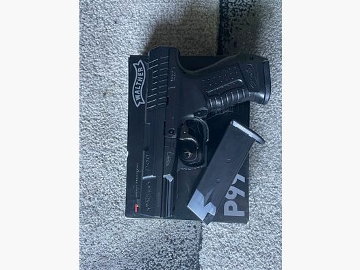 Walther P99 con 2 magazine
