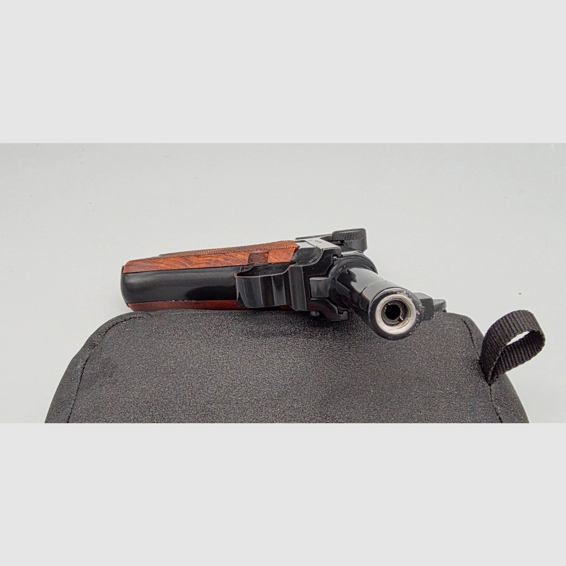 Erma Mod. KGP 690 Estado de colección 8mmK P08 pistola de fogueo PTB 402 SRS rara KGP690