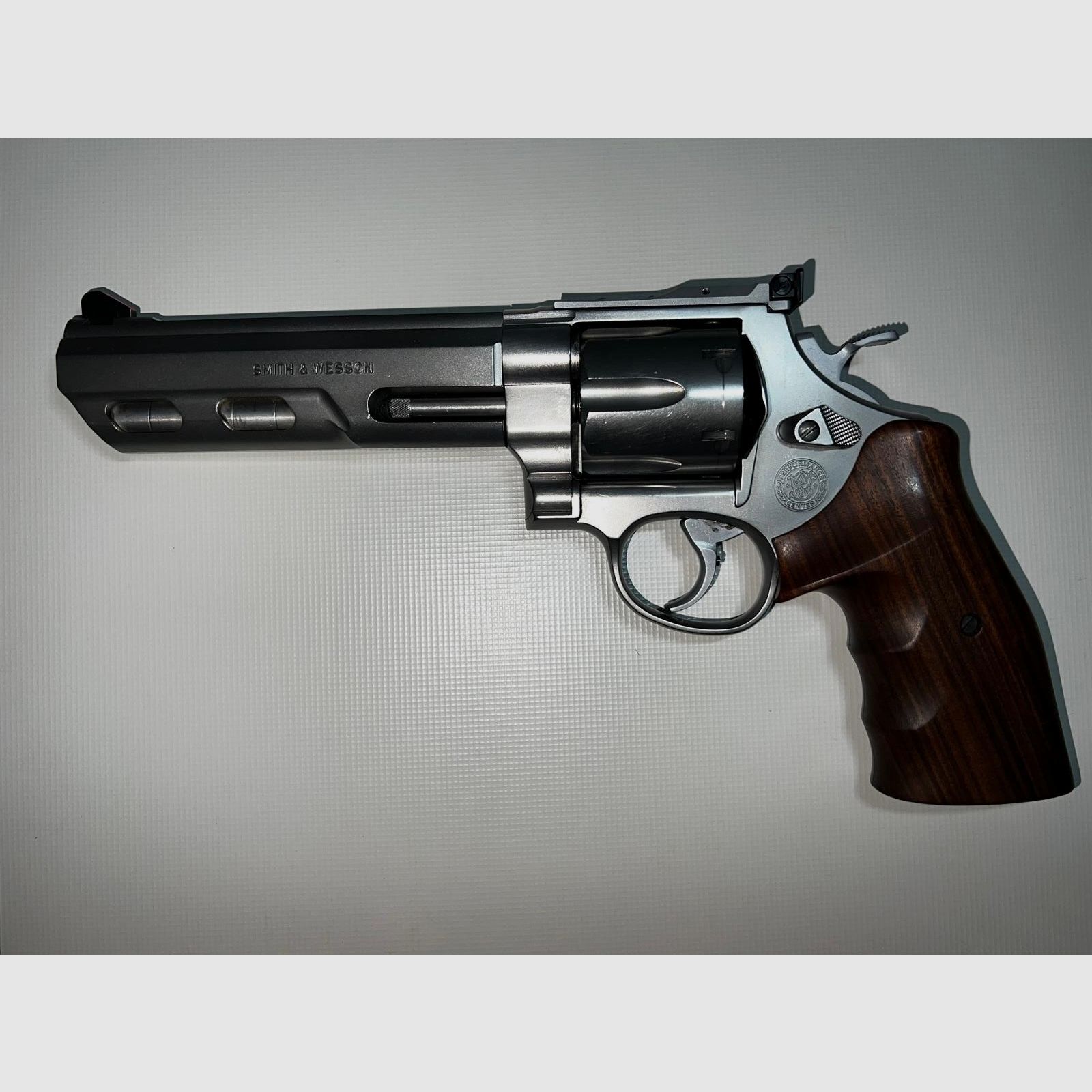 Smith & Wesson 629-5 Performance Center .44 Magnum – Sammlerstück mit Power und Stil