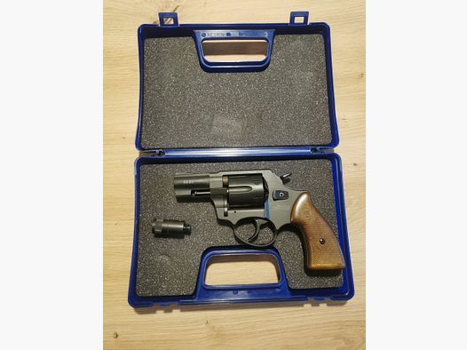 Röhm RG 89 mit Abschussbecher für Signalmunition 