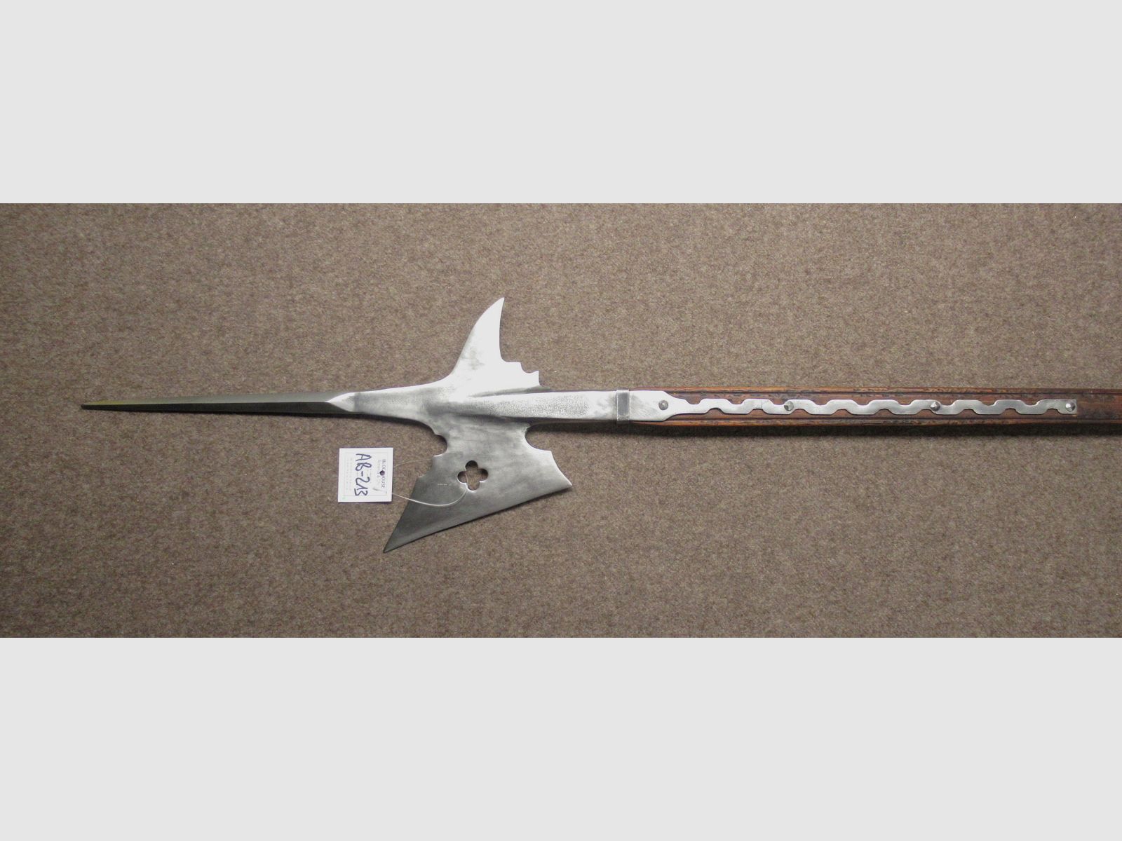 AB-213 Hellebardenreplik, Bild 1 von 2