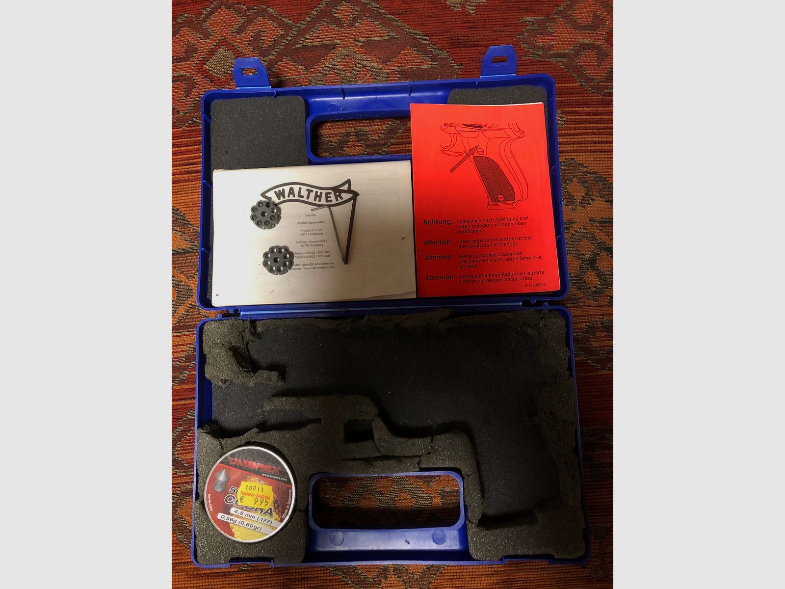 Walther CP88 Competición 6 pulgadas 4,5 mm Diabolo pistola de CO2 con empuñaduras de plástico niqueladas