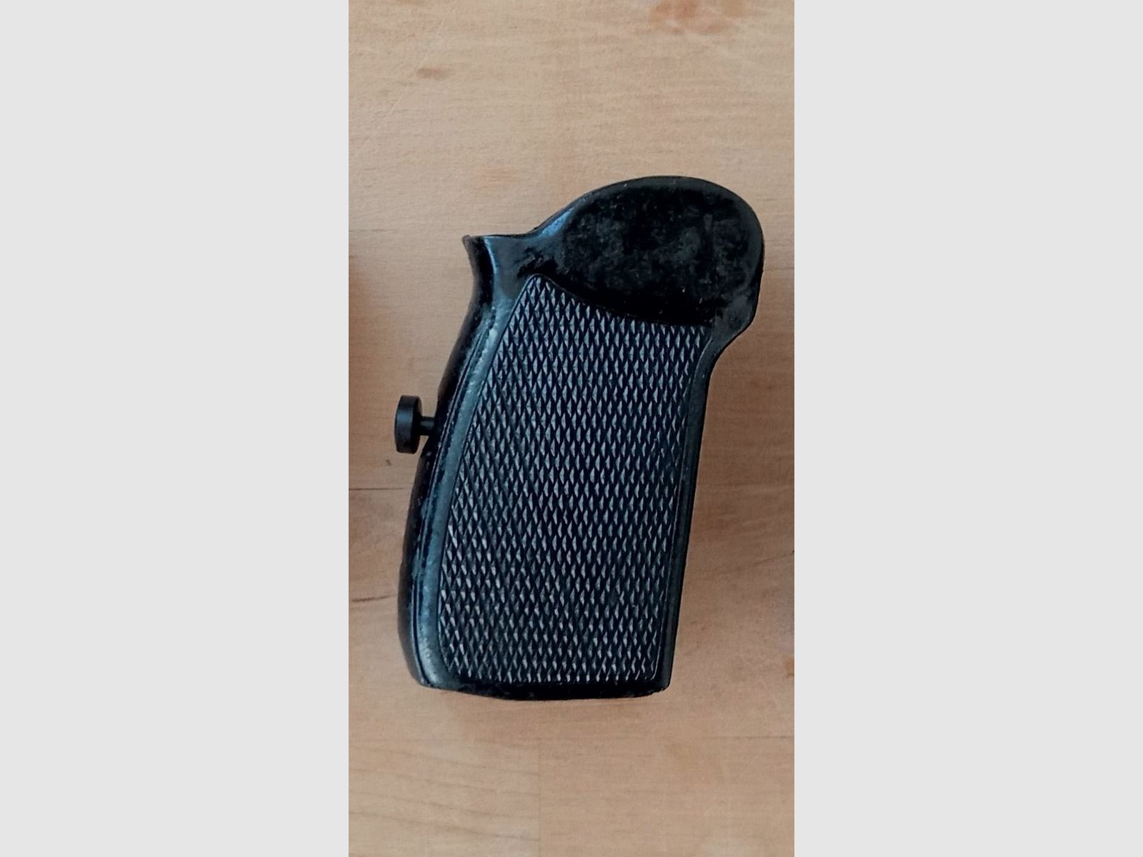 Schwarze Bakelit Griffschale für DDR Polizei Pistole-M inkl. Schraube / Vintage Griff für ost-deutsche Makarov // 8 Schuss PM 9x18, Bild 1 von 7