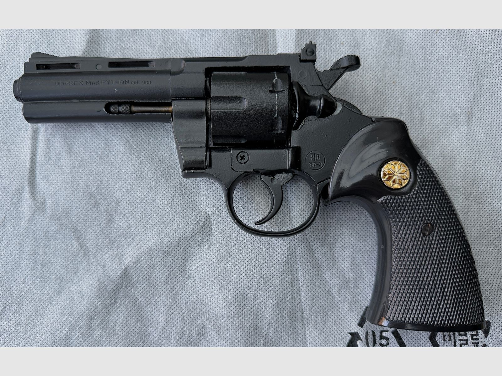 UMAREX model Python. Caliber 9 mm blank (.380 blank). Black