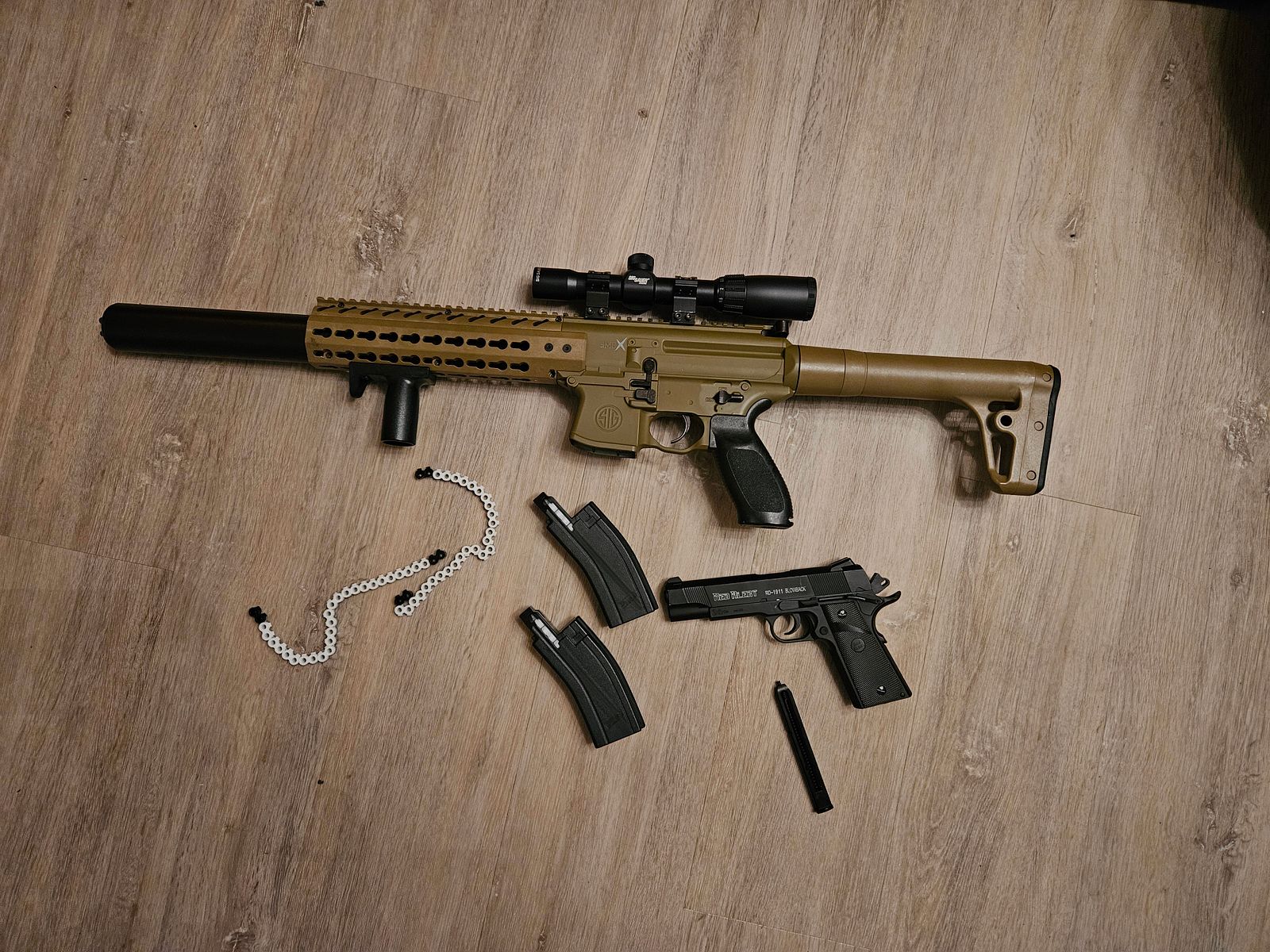 SigSauer MCX CO2 Luftgewehr + Red Alert RF - 1911 CO2 Blowback