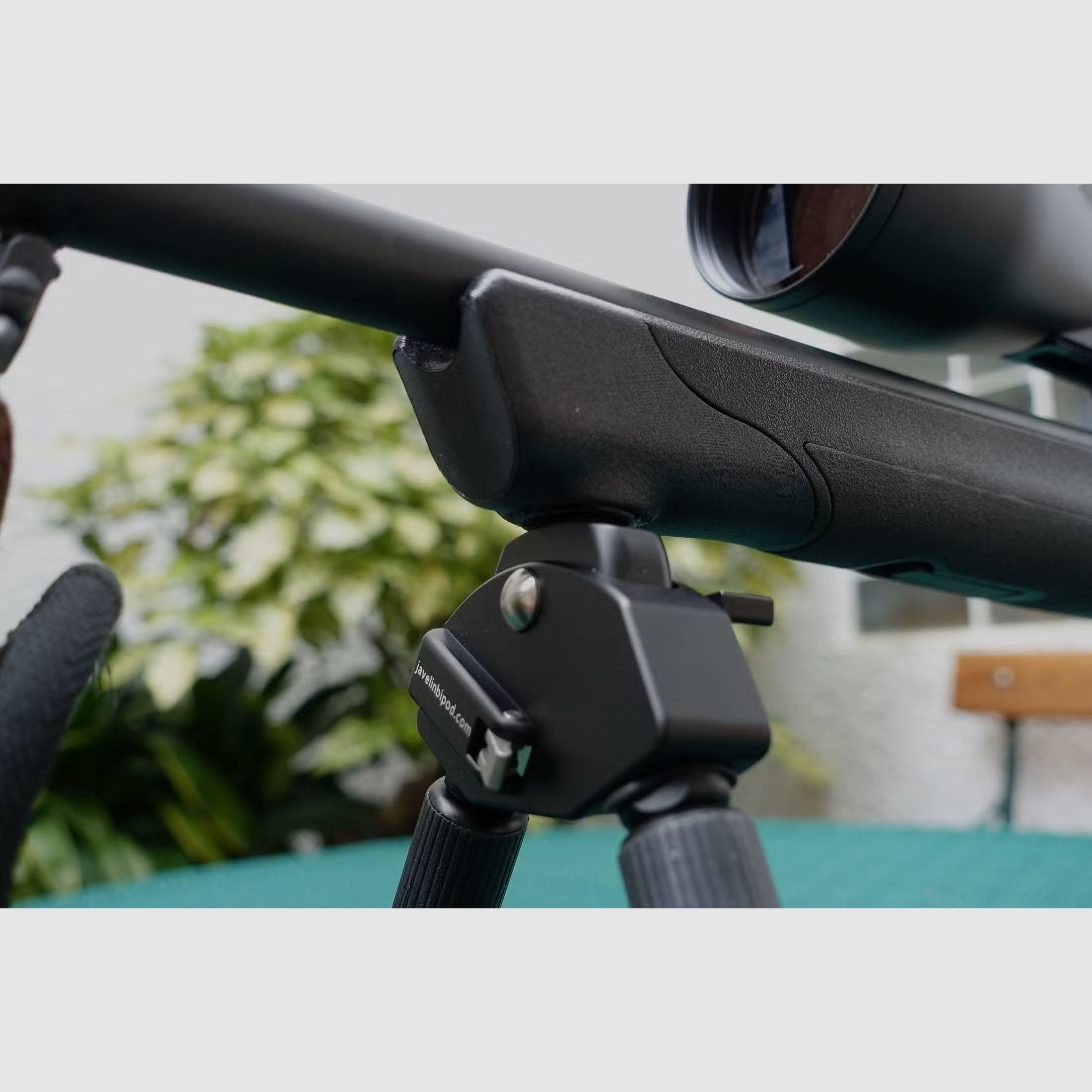 Blaser K95 bipod - opname inclusief voorhandafsluiting