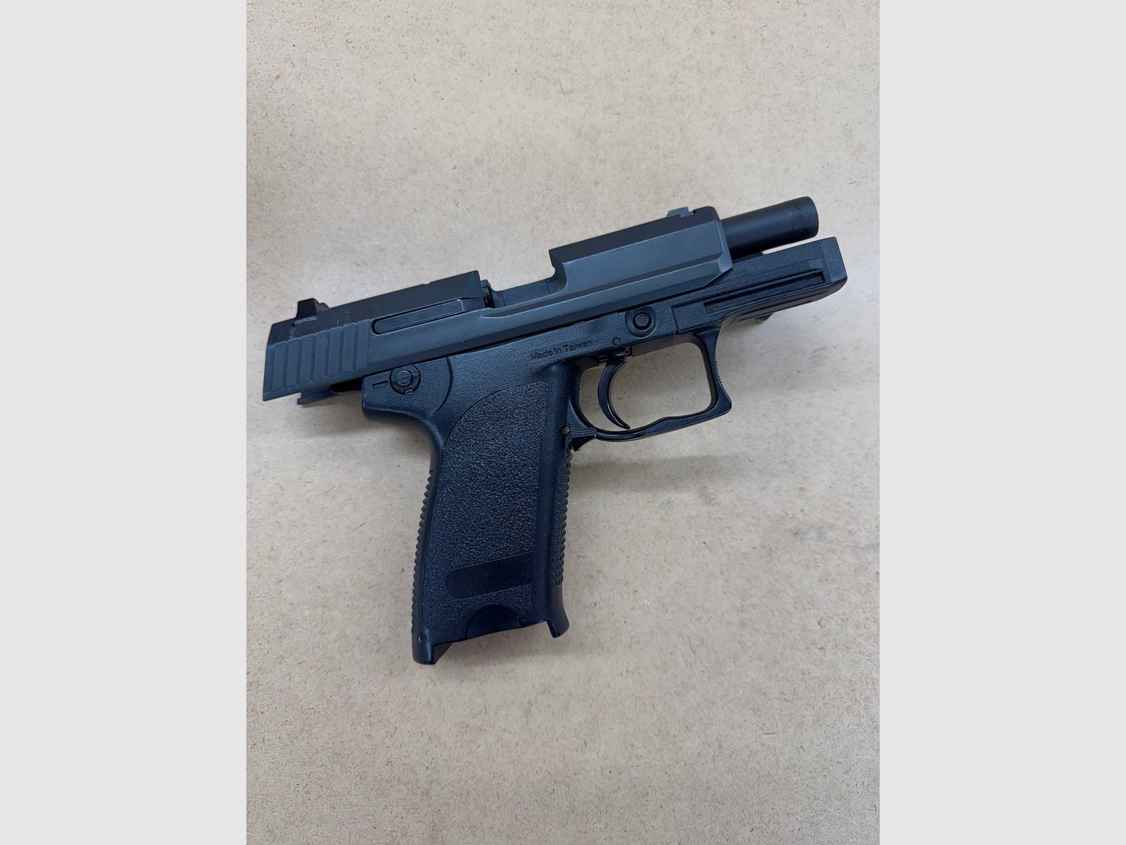 Umarex USP Compact GBB – Bastlerobjekt (Magazin undicht) | viel Zubehör