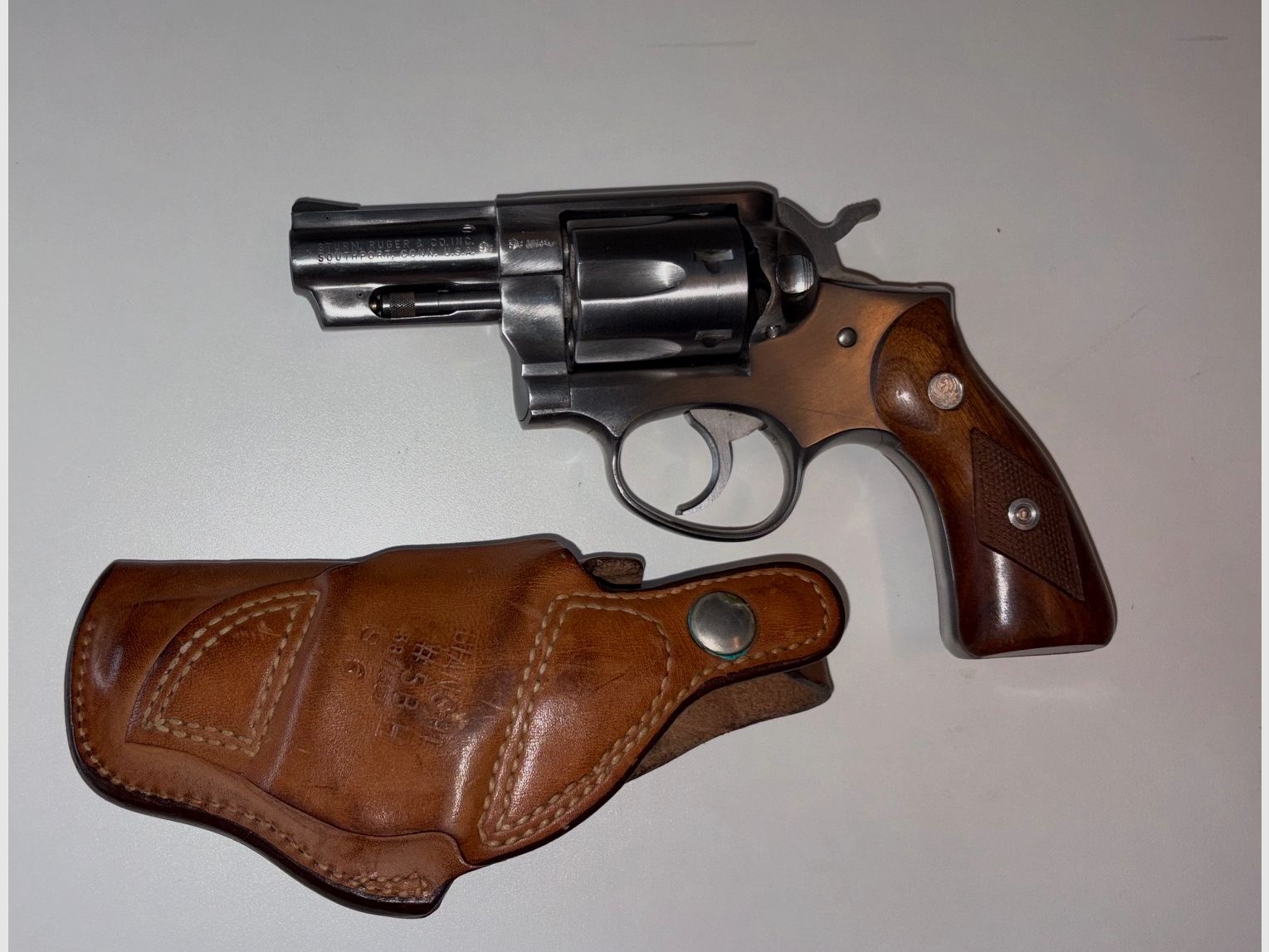 Revolver Ruger Speed-Six, Cal..357 Mag. incl. fondina in pelle