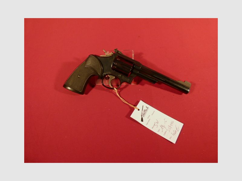 Smith & Wesson revolver