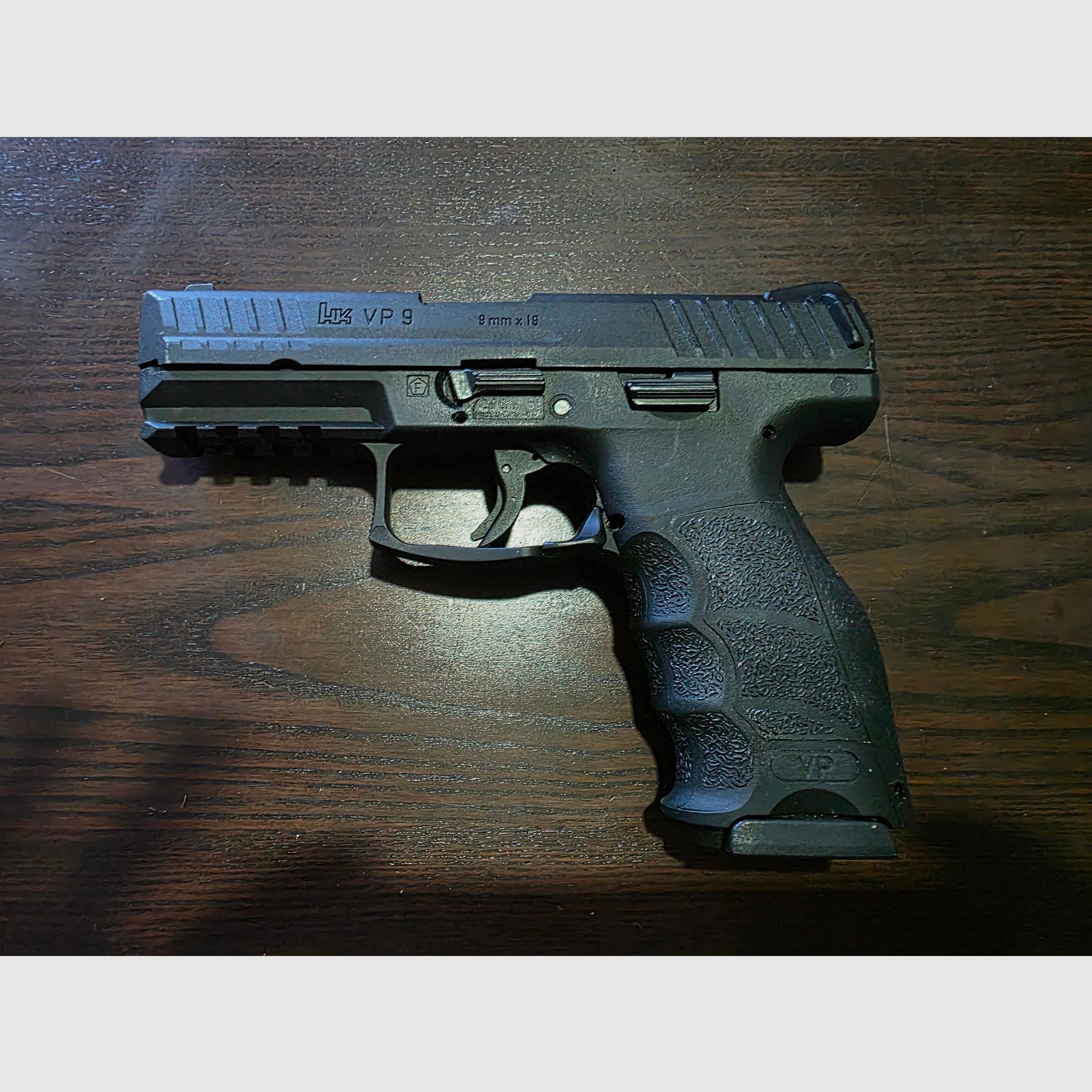VFC Heckler und Koch VP9 6mm gaz blowback