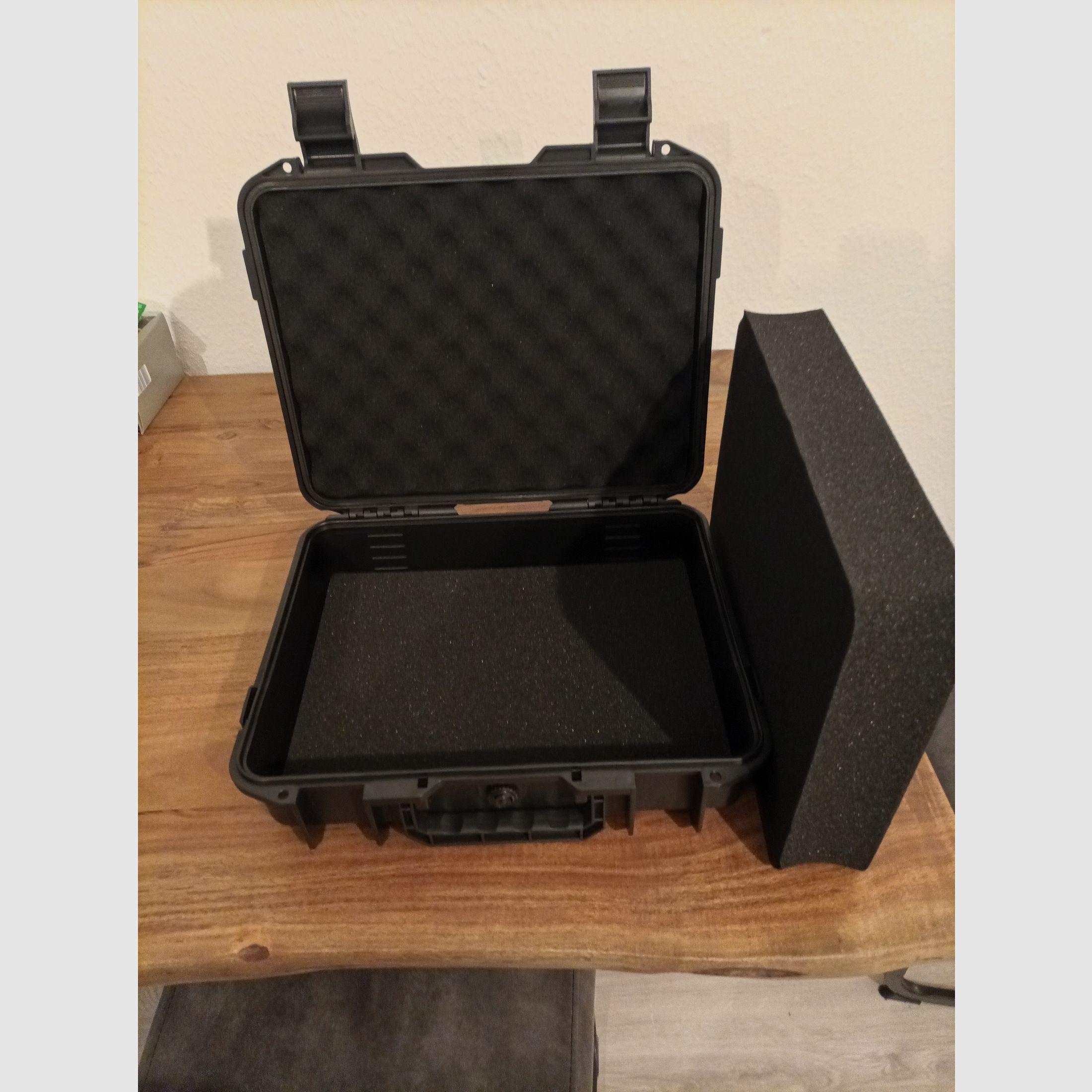Pistol hard case