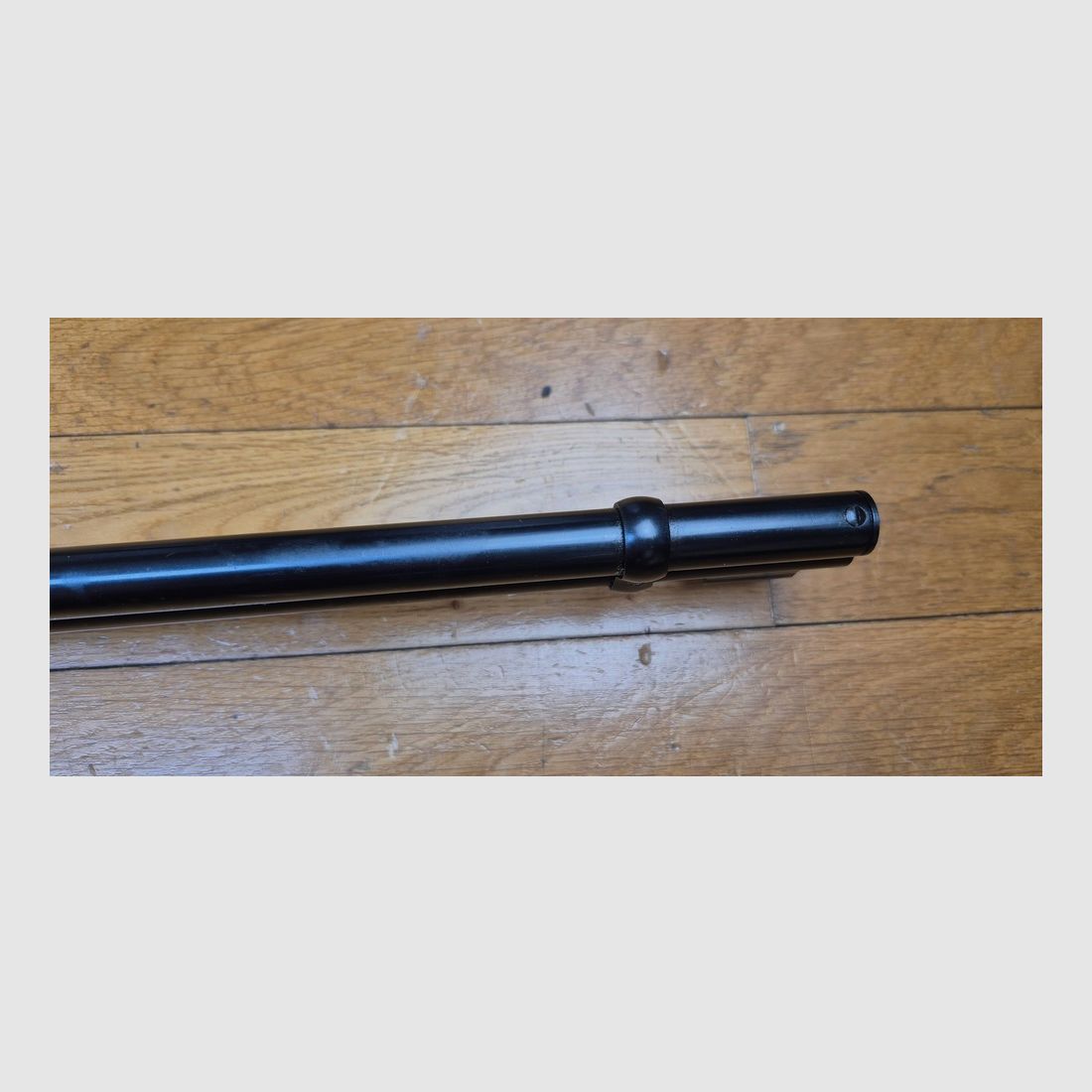 Sehr schöne Winchester Modell 1894 – Kaliber 30-30 – Hergestellt in den USA 1969 – Kapazität 8+1 – Schöne rotbraune Nuss – Mechanischer und ästhetischer Zustand selten für seine 56 Jahre! – Sehr schöne Konstruktion Made in USA – Schaftplatte aus Stahl vor 1971 – TBE++, Bild 18 von 40