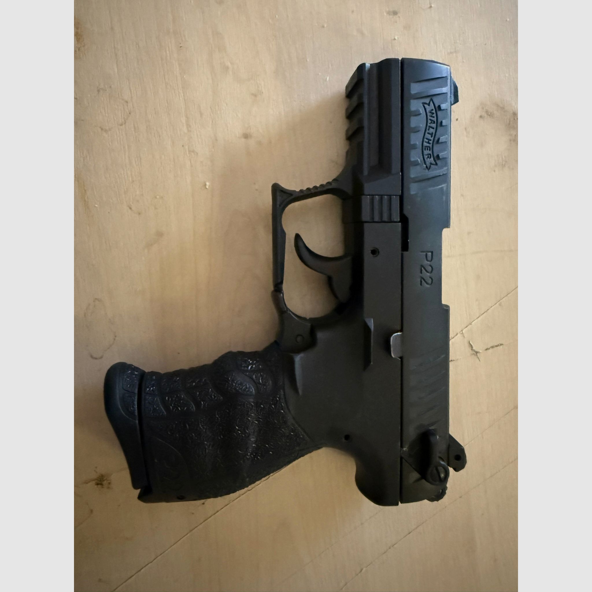 Walther P22 con accesorios