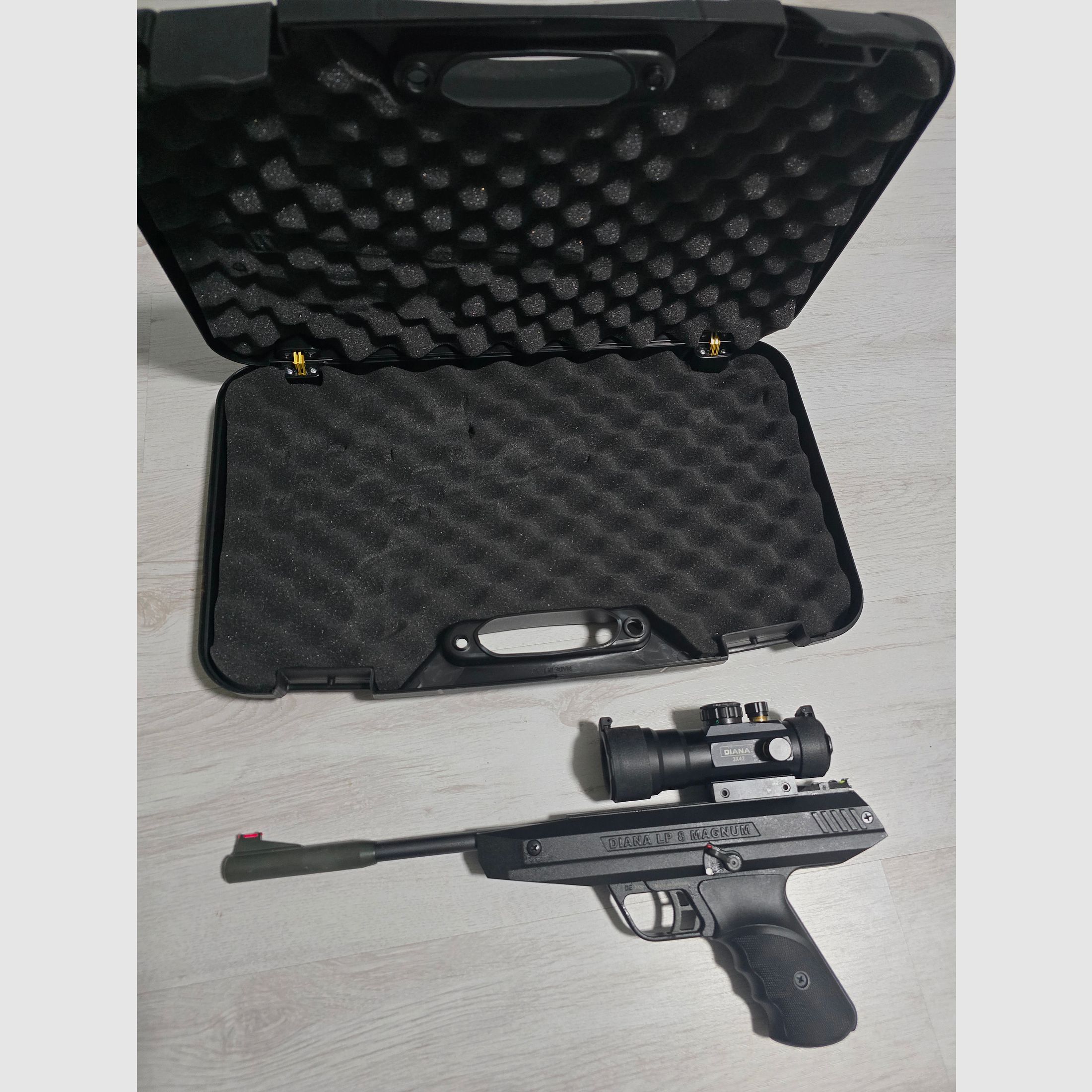 DIANA LP 8 MAGNUM MIT RED DOT 3×42 UND KOFFER ! !