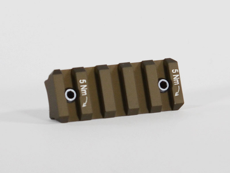 Adaptador Heckler & Koch HKey con Picatinny color arena (54 mm de largo)