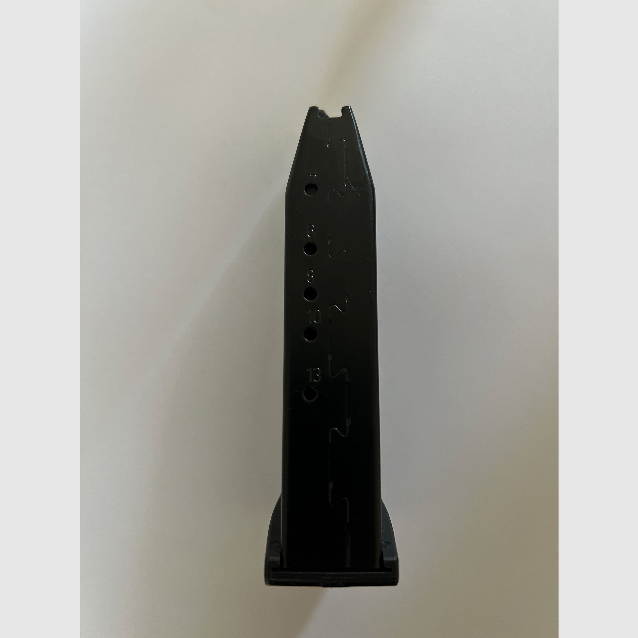 Heckler und Koch Magazin für USP Compact, P10, P2000, P2000 SK · Kal. 9 mm · 13-Schuss, mit verlängertem Boden, neuwertig