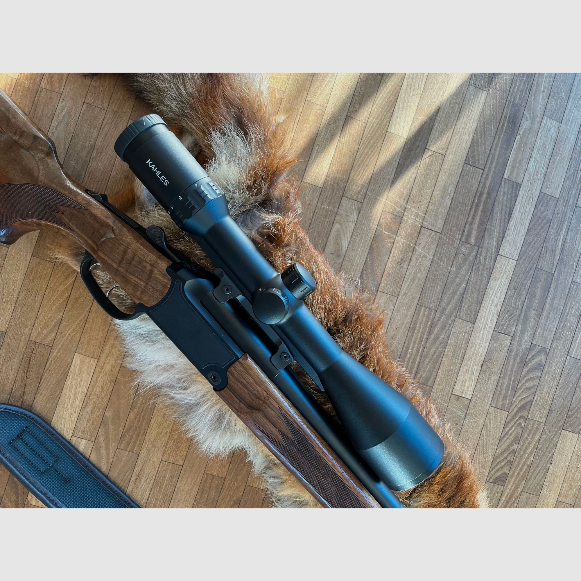 Blaser B95 avec canon interchangeable 5.6 ×52 et Kahles - comme neuf -