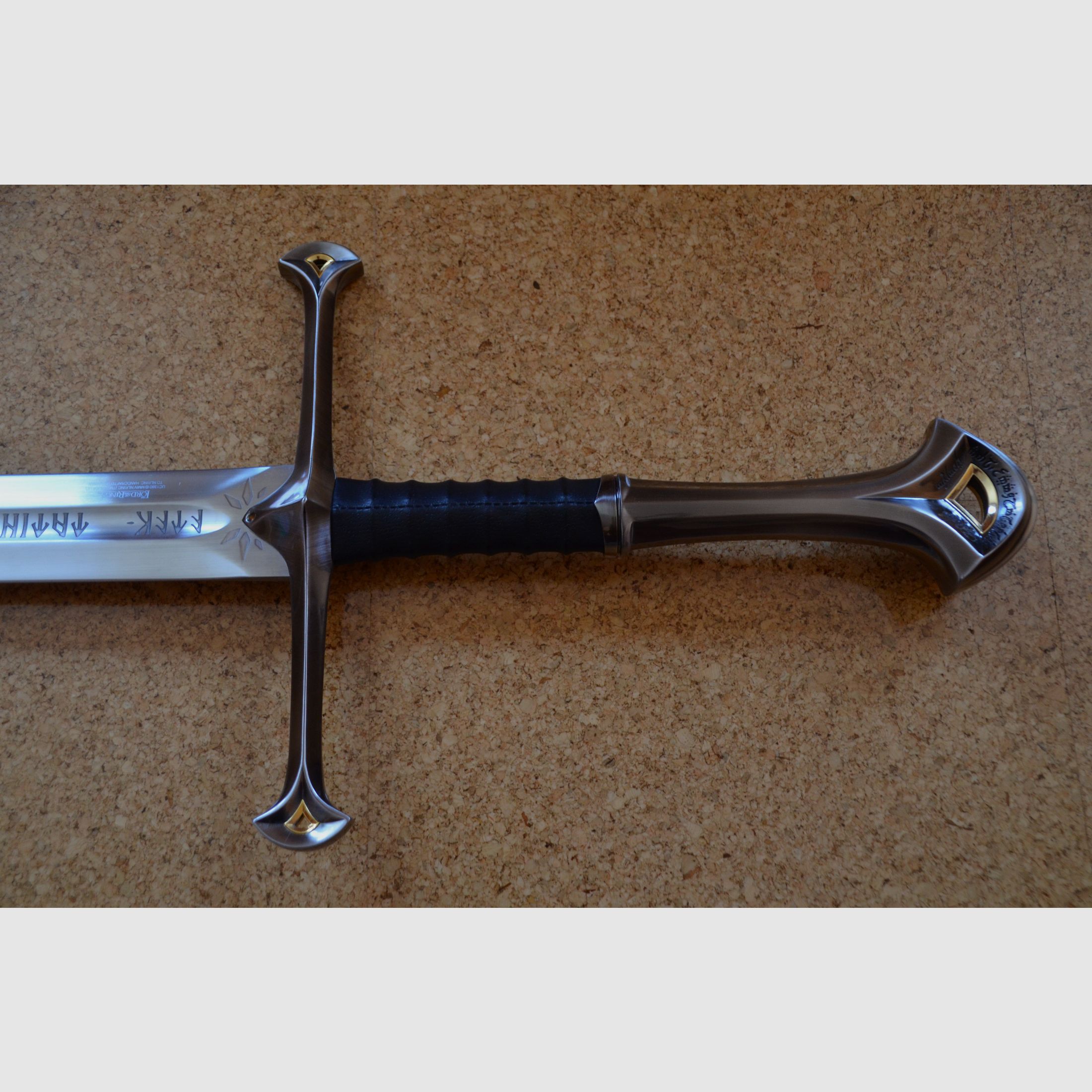 Anduril The Lord of the Rings Aragorn's Sword United Cutlery