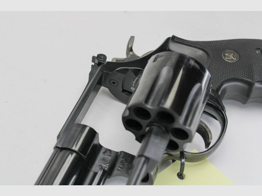 Revolver S&W Smith & Wesson Mod 29-5 Cal. .44Rem Mag 4" cañón Bianchi holster .44RemMag