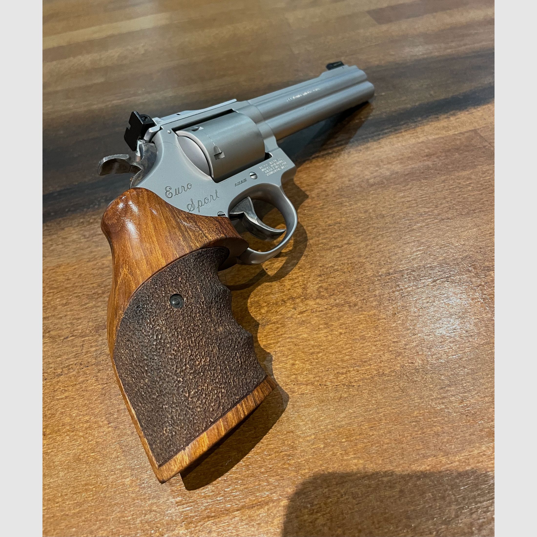 Smith & Wesson Revolver Mod. 617 Euro Sport Cal. .22 l.r 6