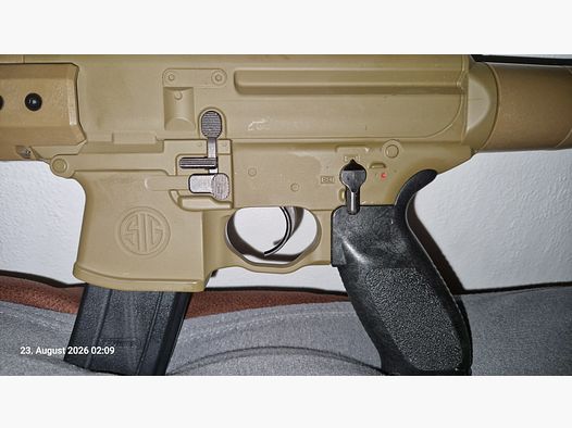 SIG SAUER MCX / 4.5mm / CO2 RAPID FIRE AIR RIFLE / 18 INCH BARREL / 30 SHOTS /+ SCOPE ------>! READ DESCRIPTION ! <------