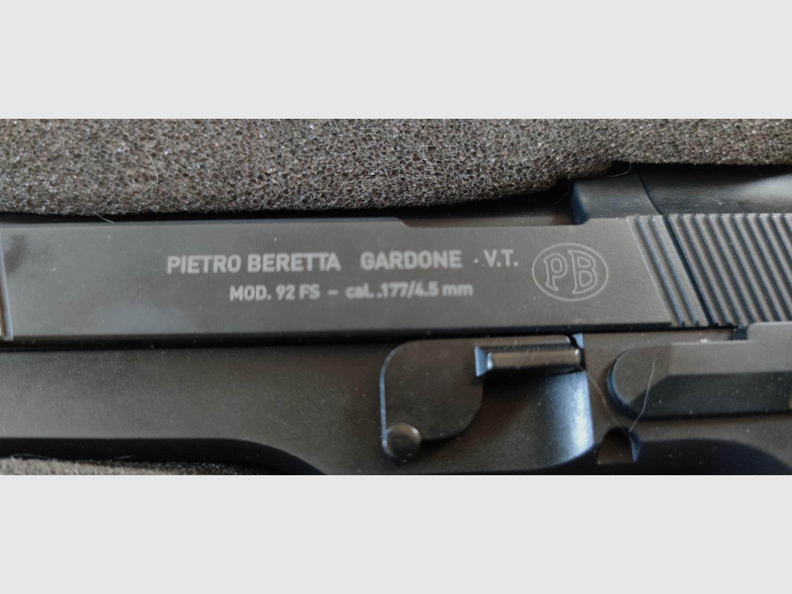 Beretta 92 FS   CO2.  4,5 mm