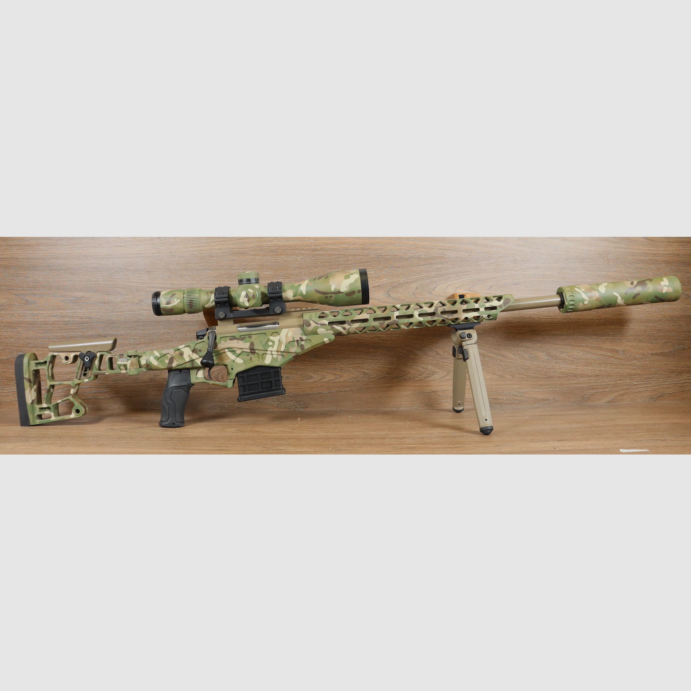 T18 Multicam + Zielfernrohr Vortex Venom 5-25×56 + Montage Eratac 20 MOA + Schalldämpfer B&T, Bild 3 von 4