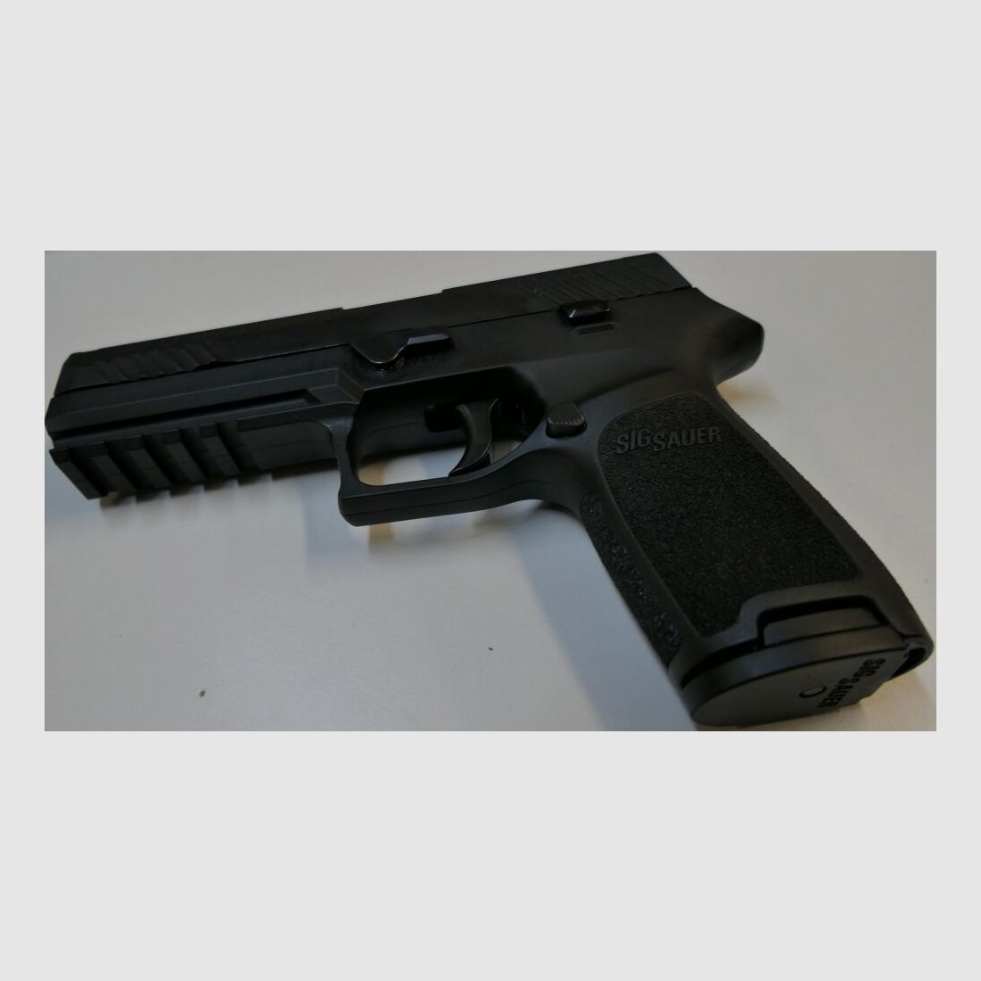 Sig Sauer P320F inkl Holster u. Zubehör
