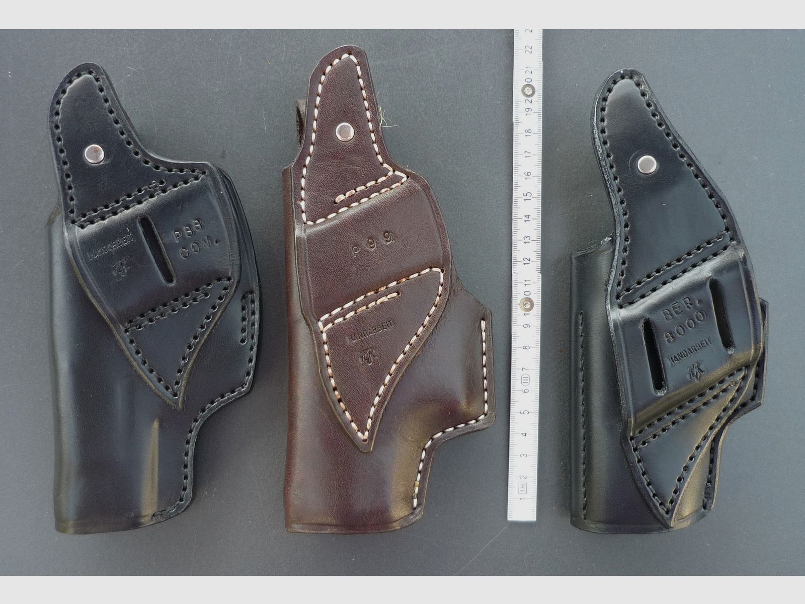 HKDesign Holster  Art. Nr.  002 : Einfachholster mit Snapverschluß  -  für: P88 COM,  P88,  Ber.8000   -  für Rechtshänder