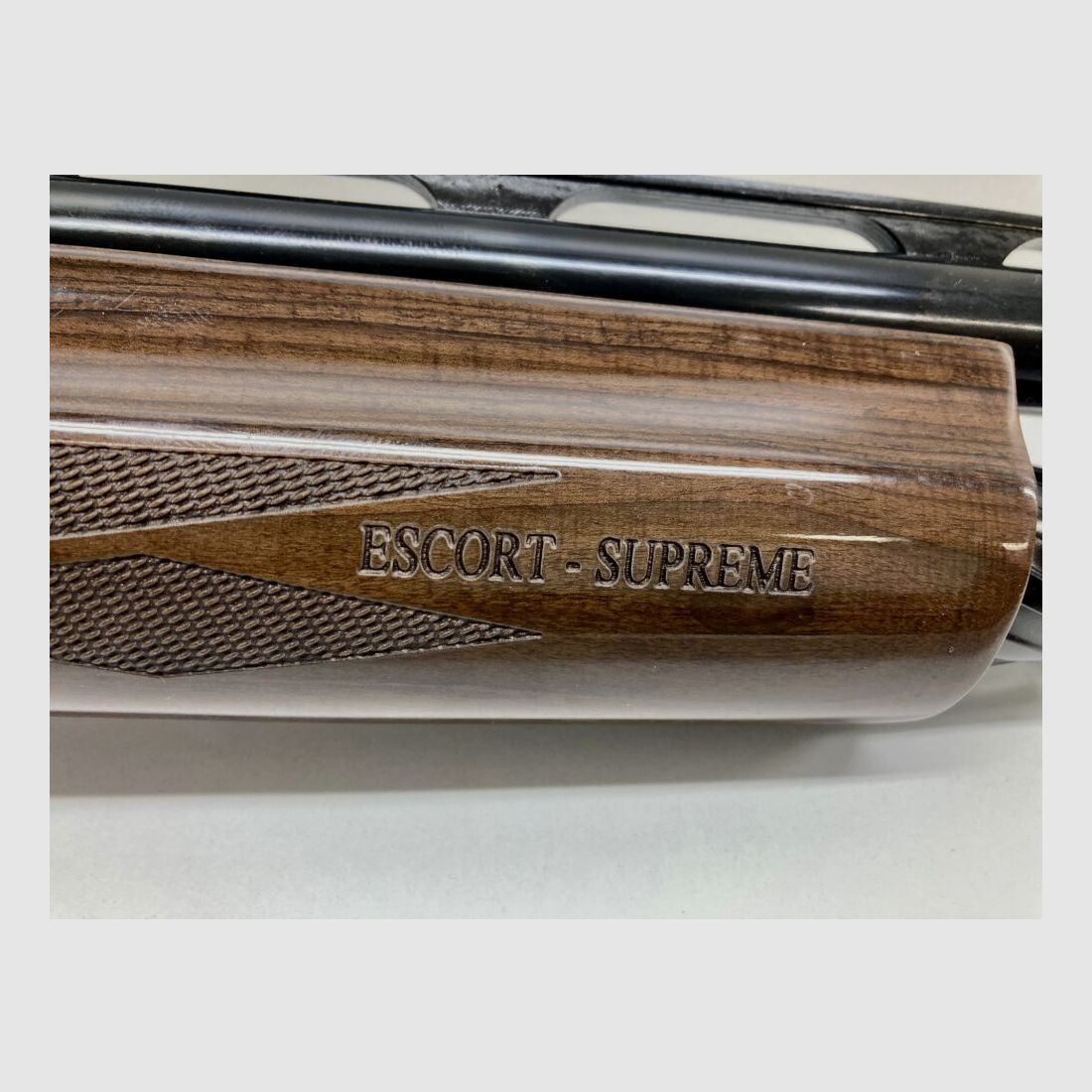 HATSAN	 ESCORT SUPREME - Walnuss - Waffen Friedrichs
