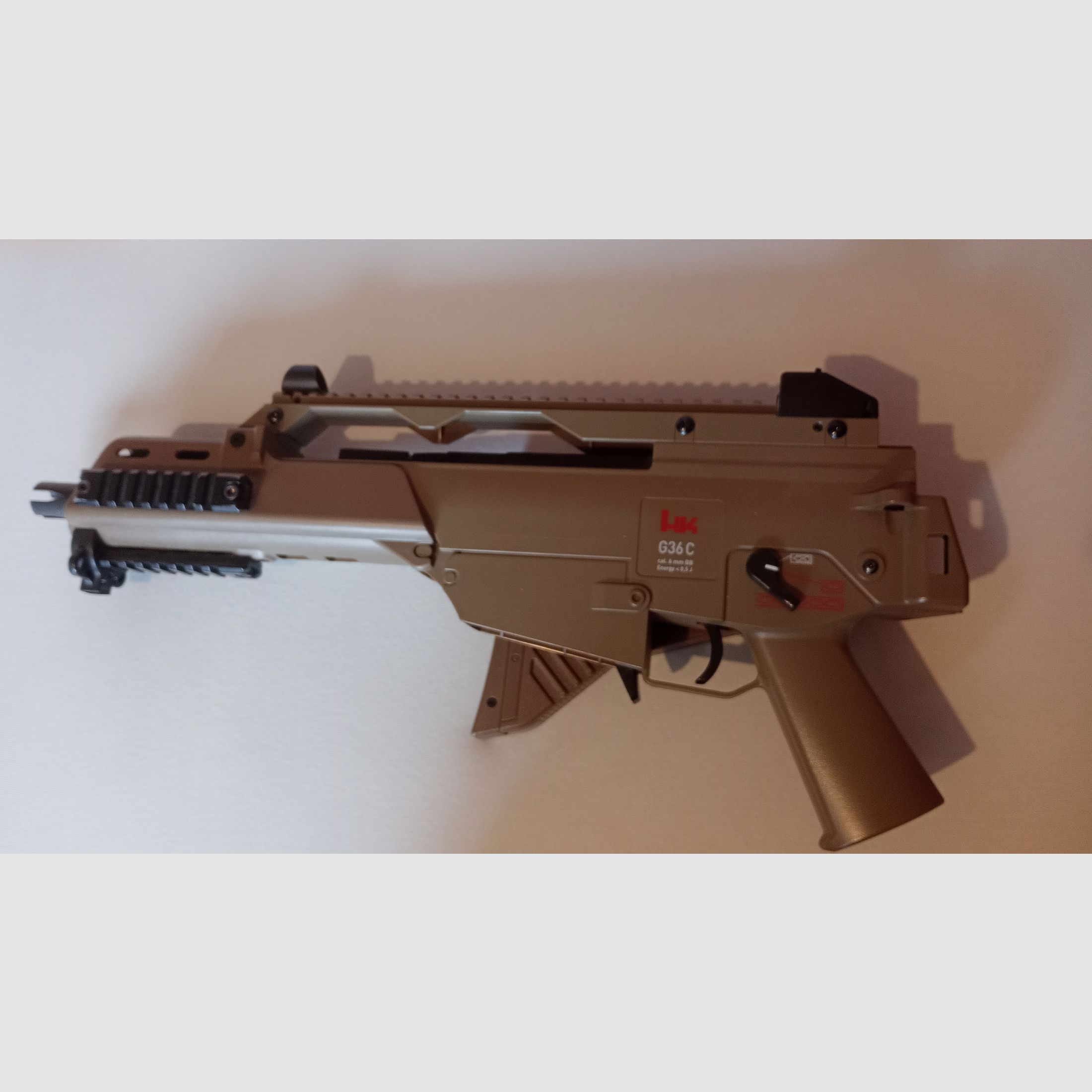 Airsoft G36C Desert with 400 round magazine & goggles (used, 0.5 Joule)