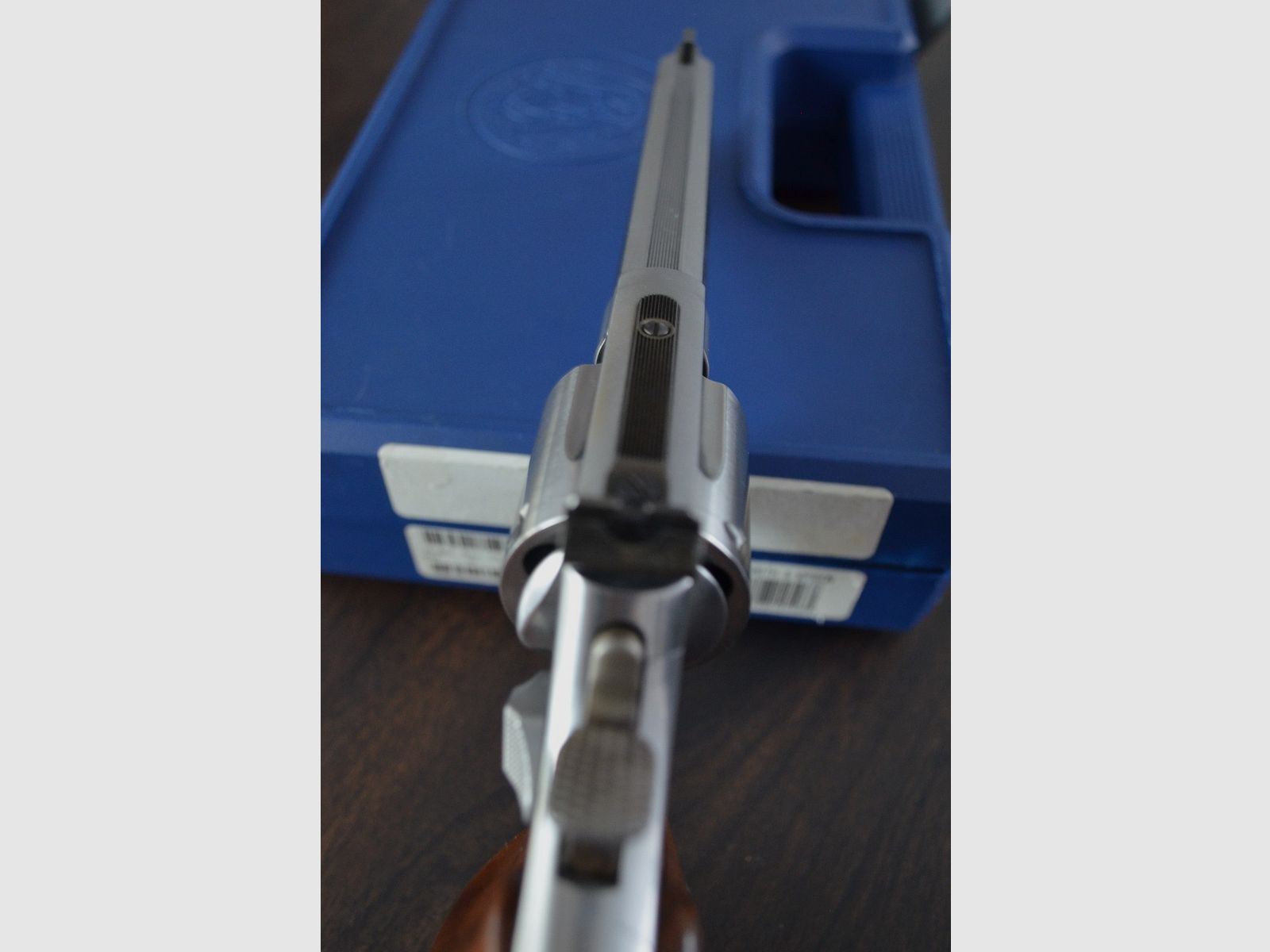 Smith & Wesson 686-6 Target Champion Kal.357 Mag. 6 Zoll Lauf im S&W Koffer mit Zubehör