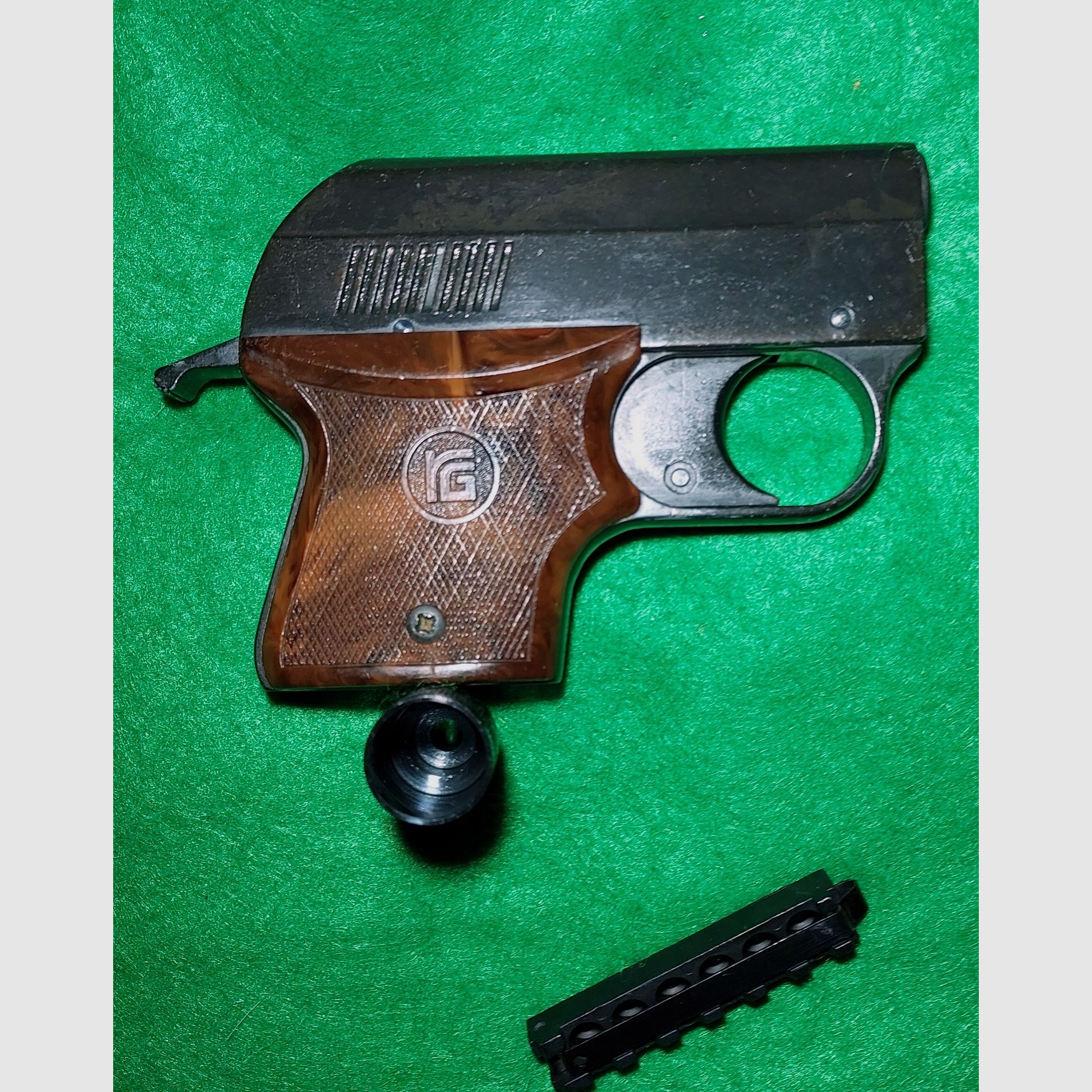 Pistolet d'alarme Röhm RG 3 calibre 6 mm Flobert (PTB 33)