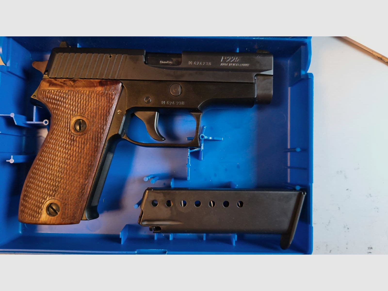 SIG SAUER P6 (225) z 1981, zdjęcie 1 z 3