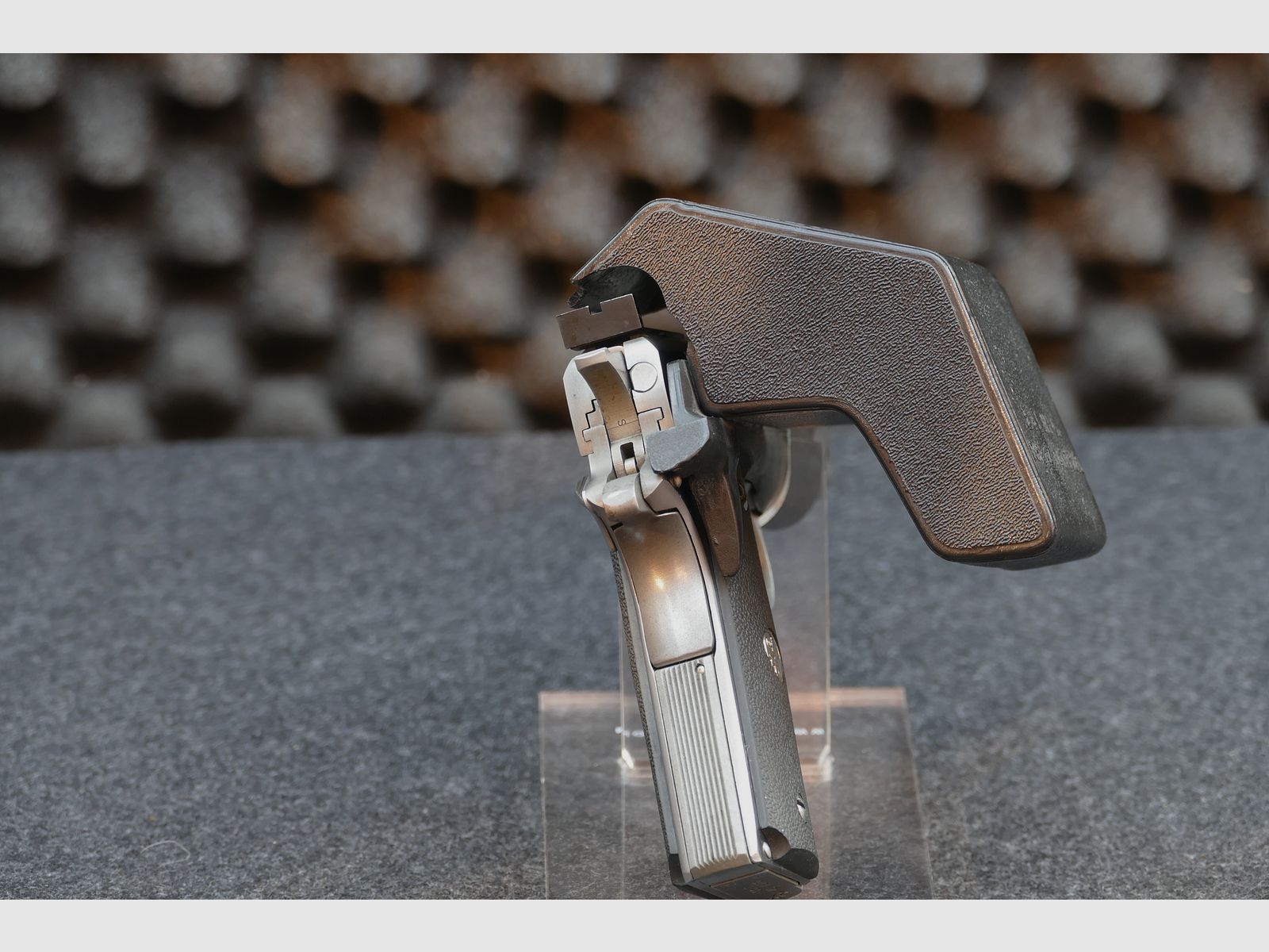 Colt Series 80 MK IV — Gold Cup National Match — .45 Auto (.45 ACP), stainless steel