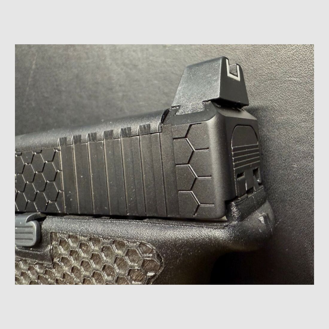 Pistolet Glock Custom Peterssen Gunworks Glock 17 MOS / FS / FXD Hexagone